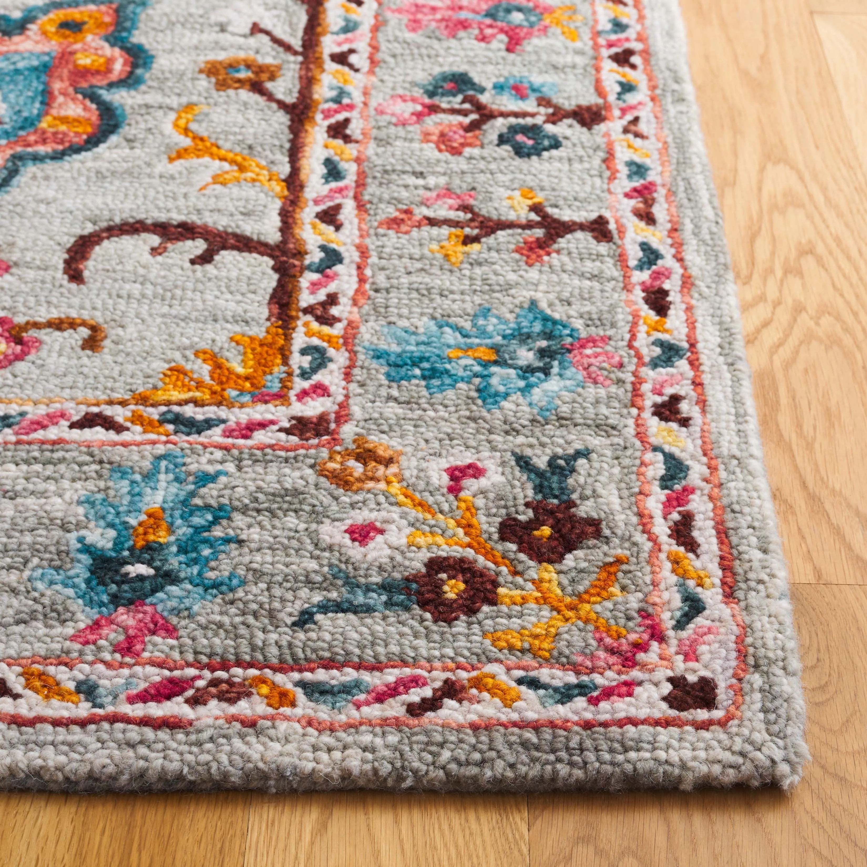 SAFAVIEH Handmade Blossom Trees French Country Wool Rug