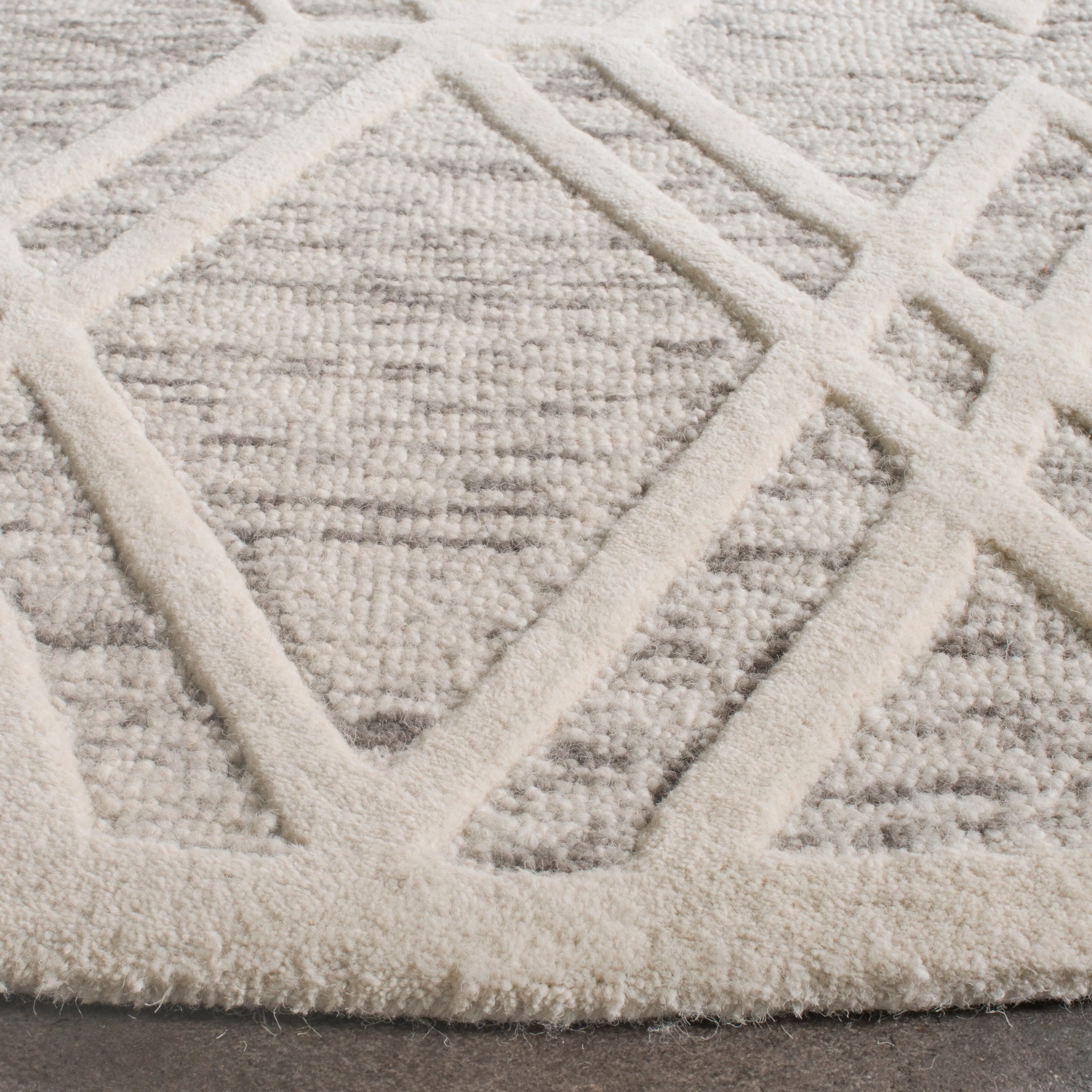 SAFAVIEH Handmade Cambridge Chieko Modern Wool Rug