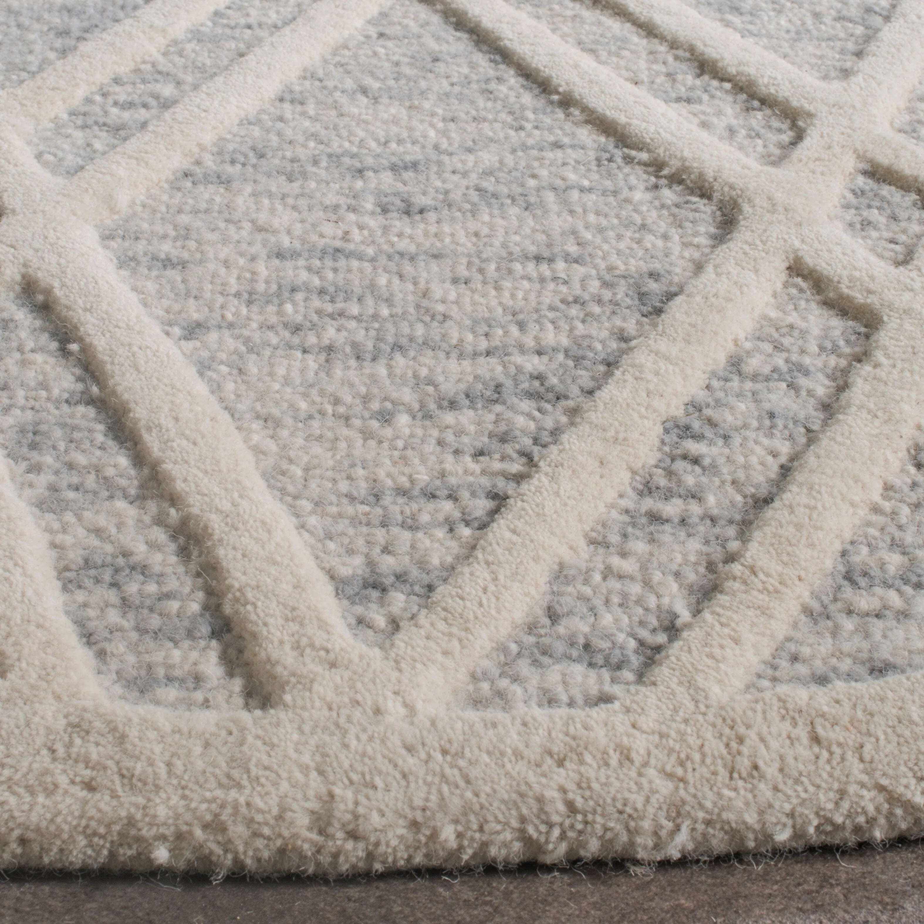 SAFAVIEH Handmade Cambridge Chieko Modern Wool Rug