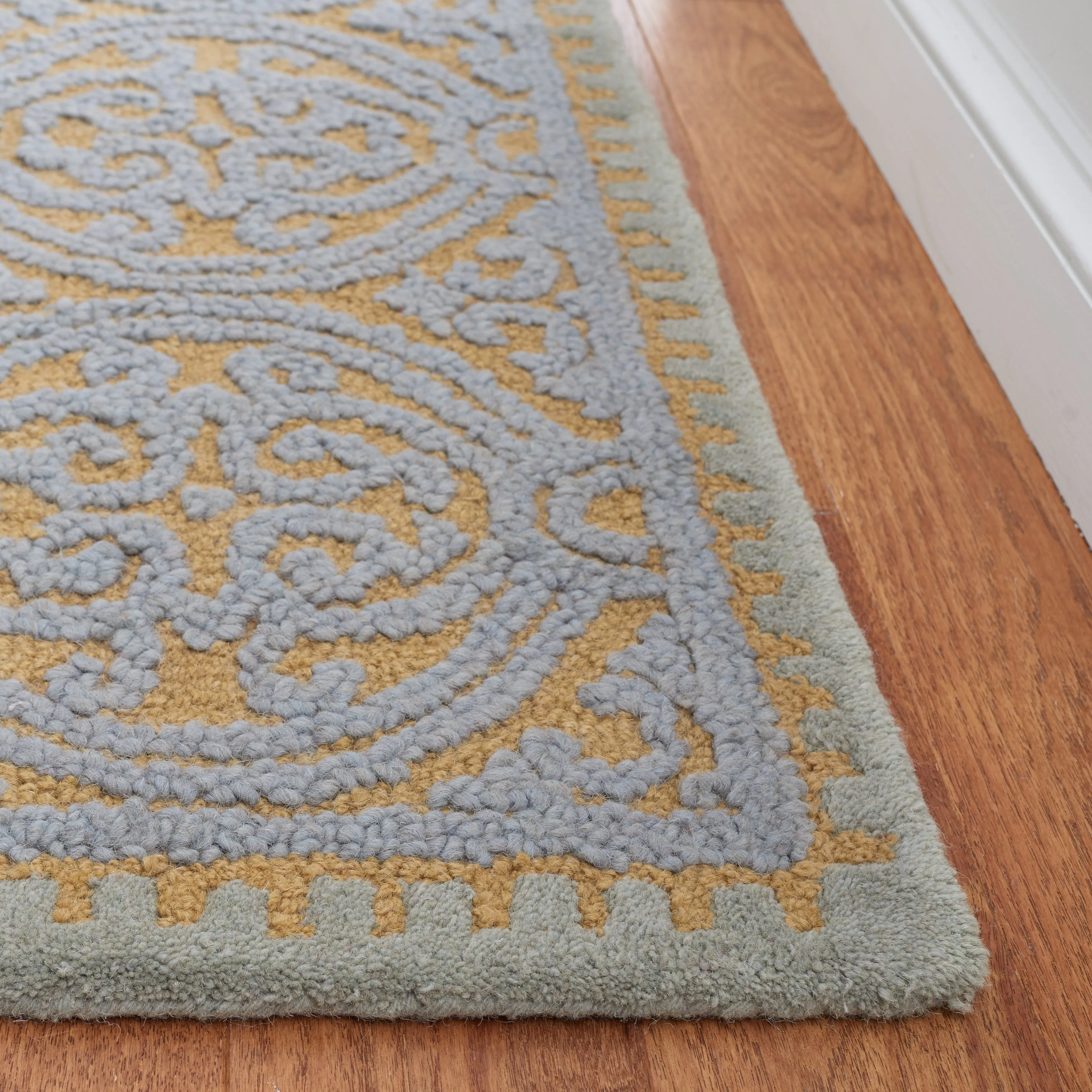 SAFAVIEH Handmade Cambridge Laureta Modern Moroccan Wool Rug