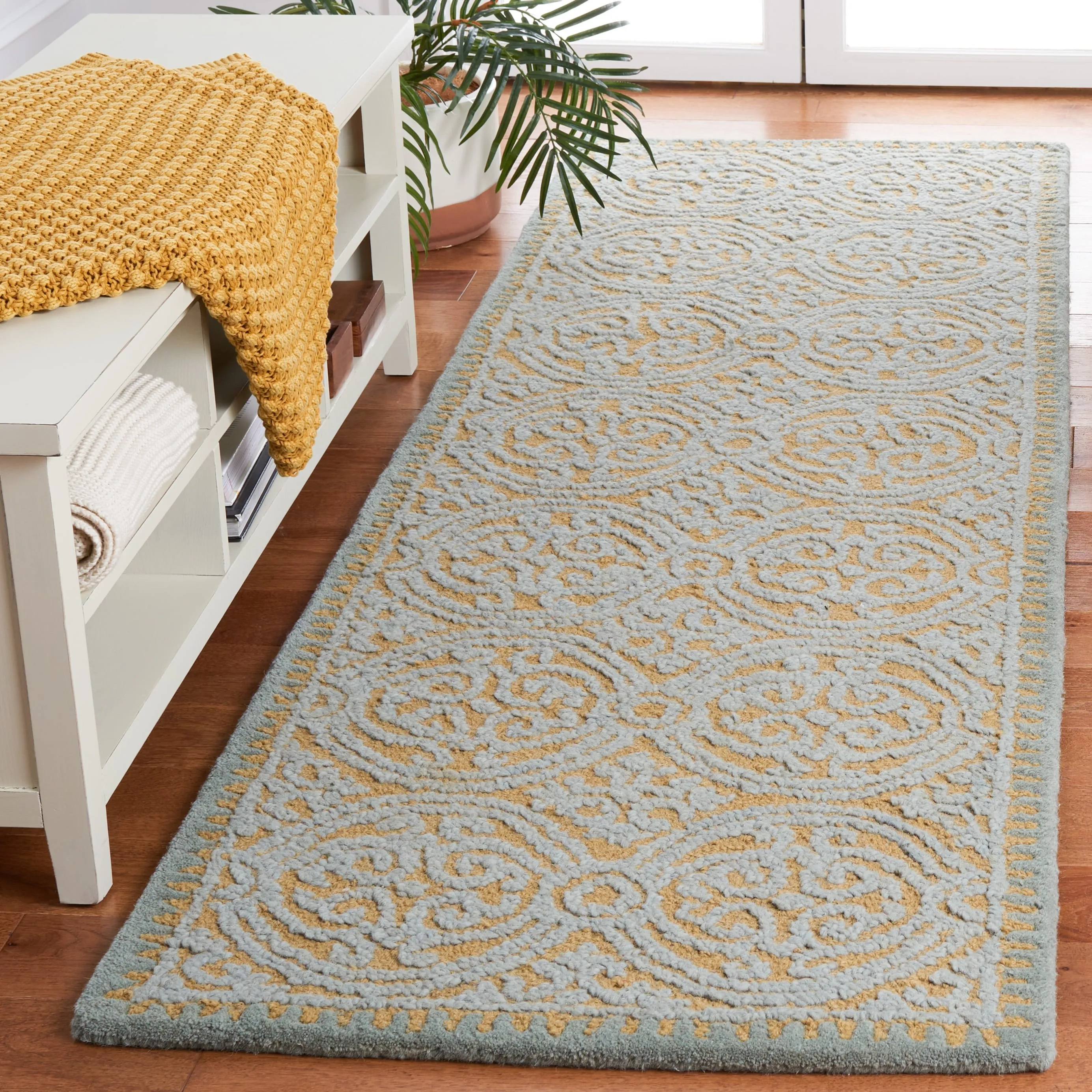 SAFAVIEH Handmade Cambridge Laureta Modern Moroccan Wool Rug