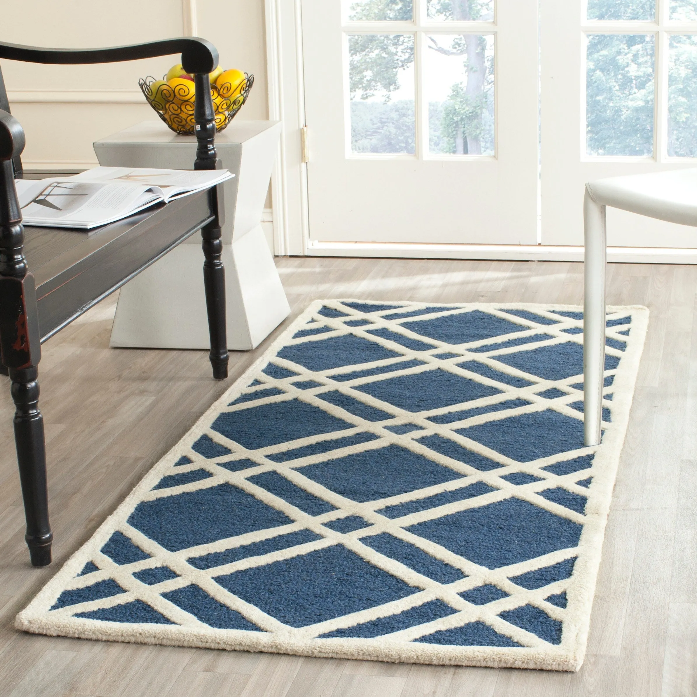 SAFAVIEH Handmade Cambridge Polona Modern Moroccan Wool Rug