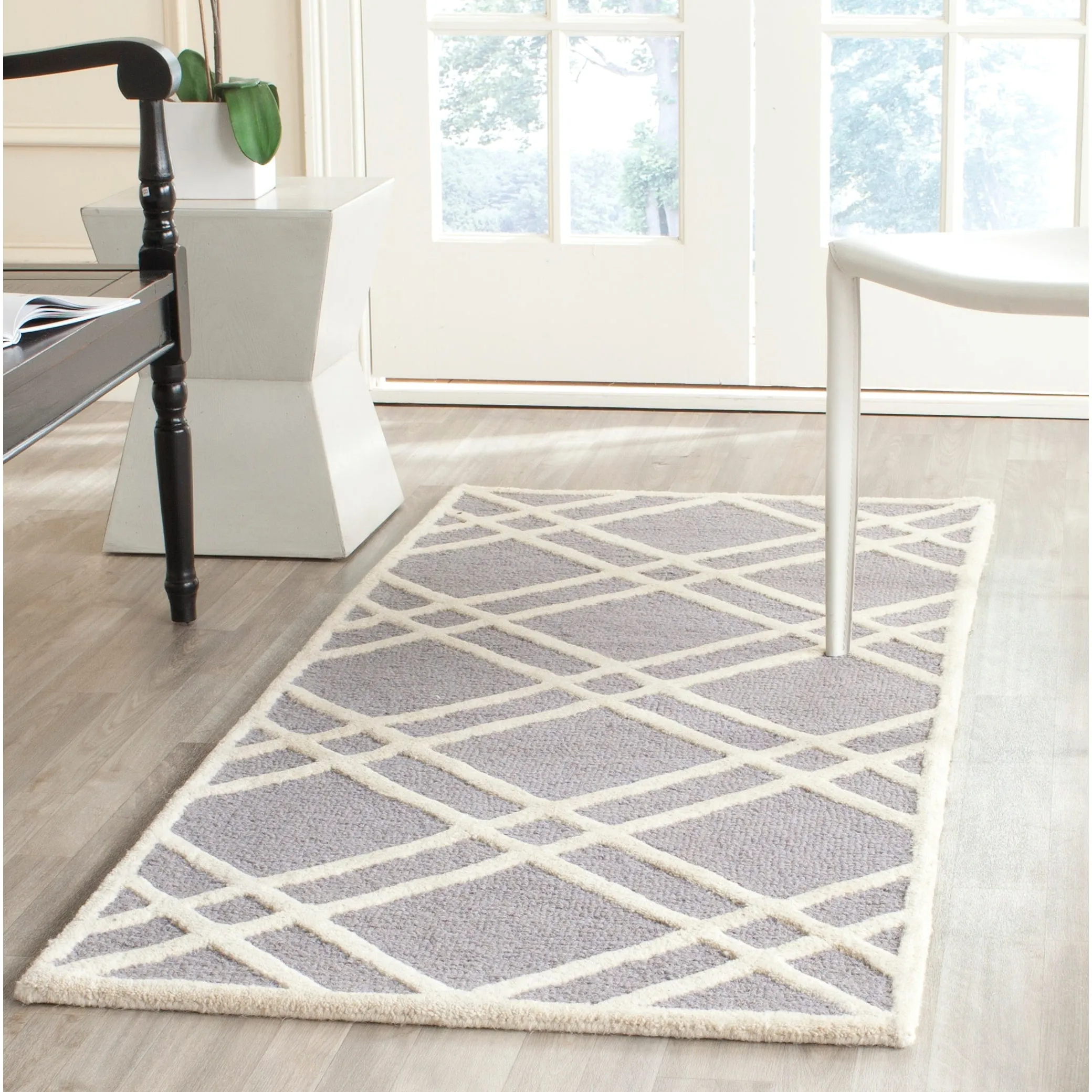 SAFAVIEH Handmade Cambridge Polona Modern Moroccan Wool Rug