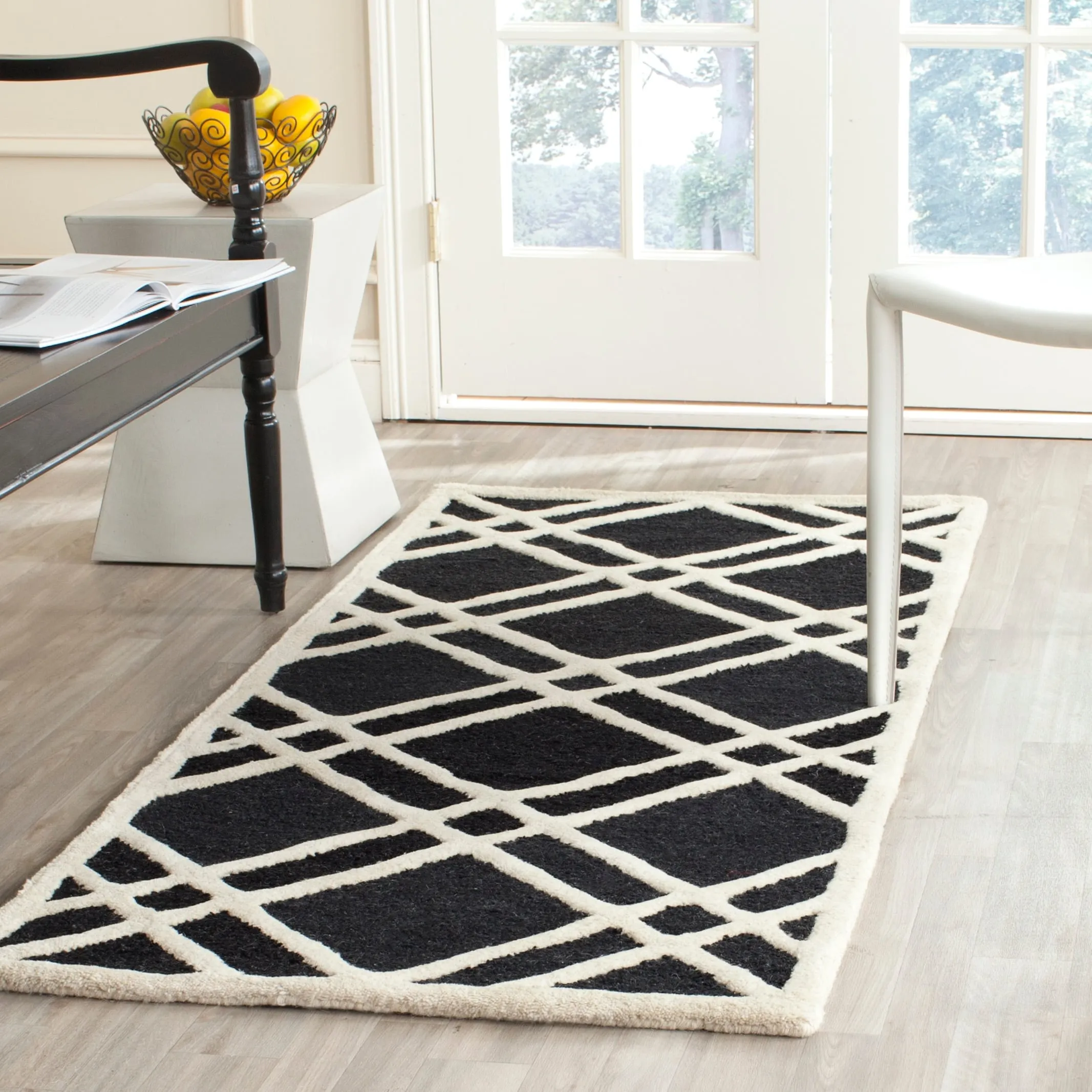 SAFAVIEH Handmade Cambridge Polona Modern Moroccan Wool Rug