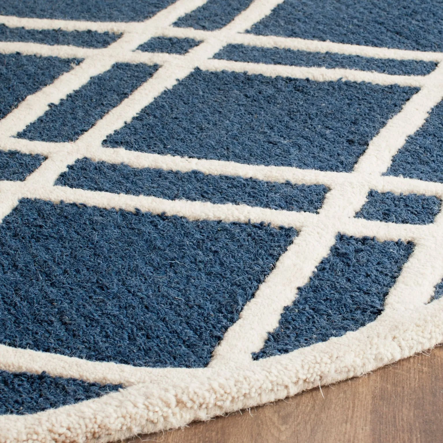 SAFAVIEH Handmade Cambridge Polona Modern Moroccan Wool Rug