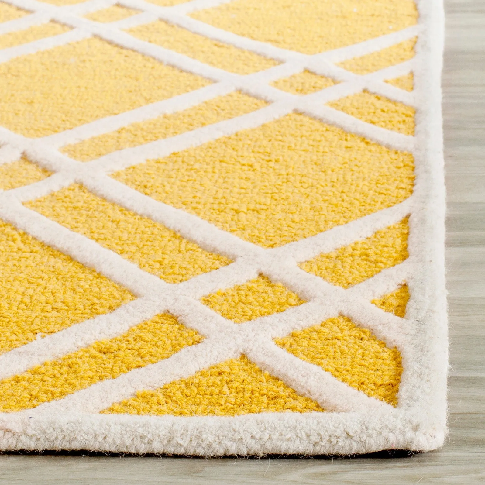 SAFAVIEH Handmade Cambridge Polona Modern Moroccan Wool Rug