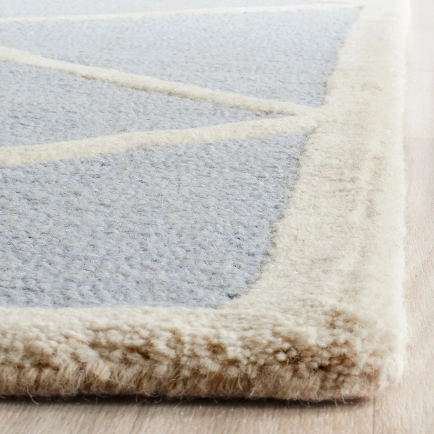 SAFAVIEH Handmade Cambridge Vija Modern Moroccan Wool Rug