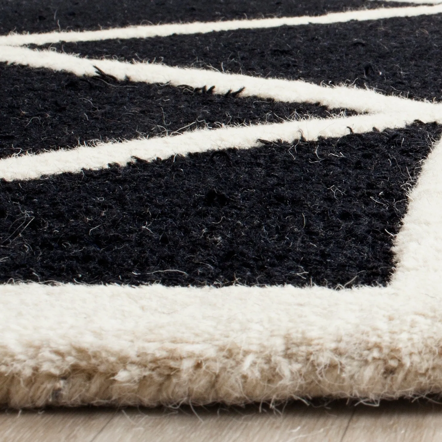 SAFAVIEH Handmade Cambridge Vija Modern Moroccan Wool Rug