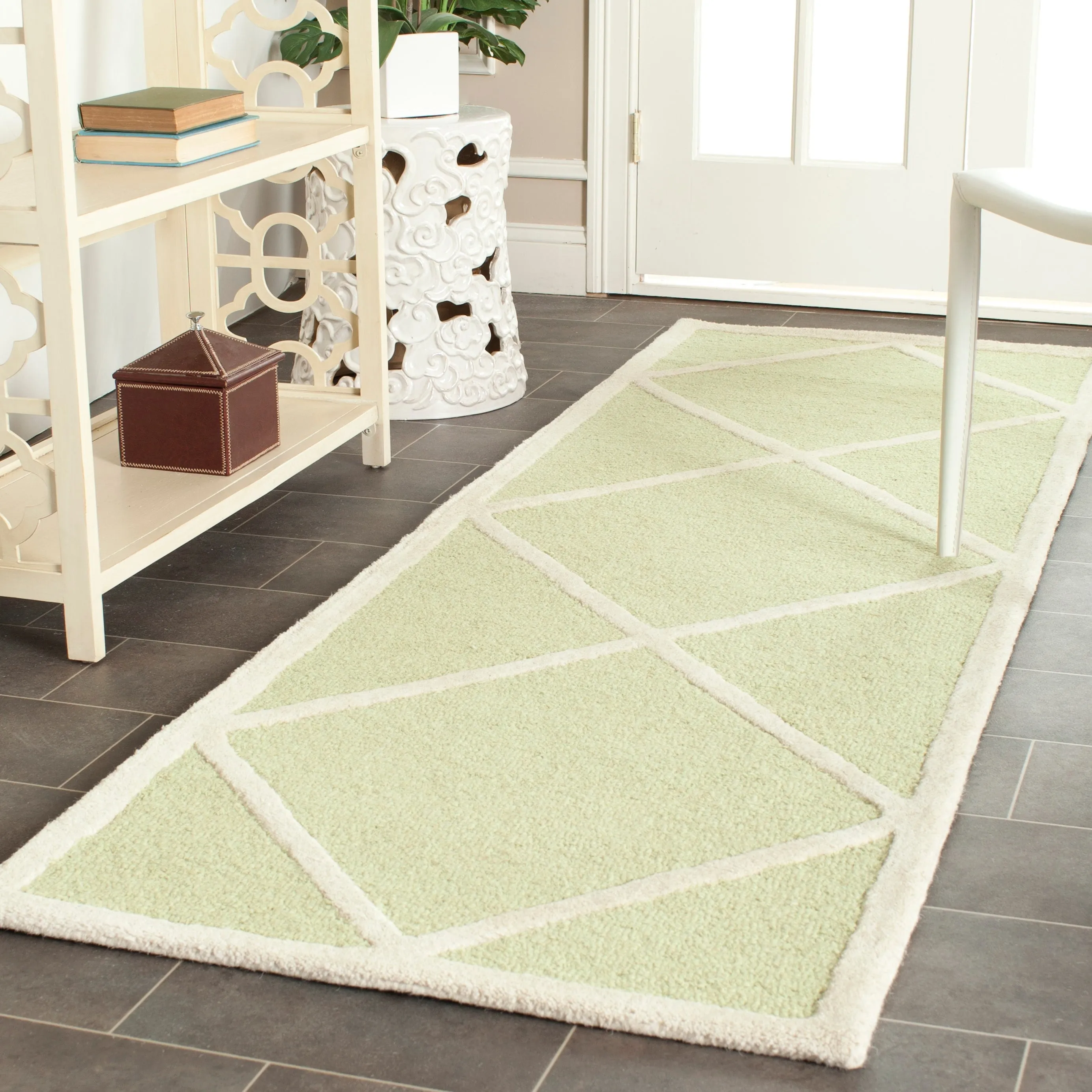 SAFAVIEH Handmade Cambridge Vija Modern Moroccan Wool Rug