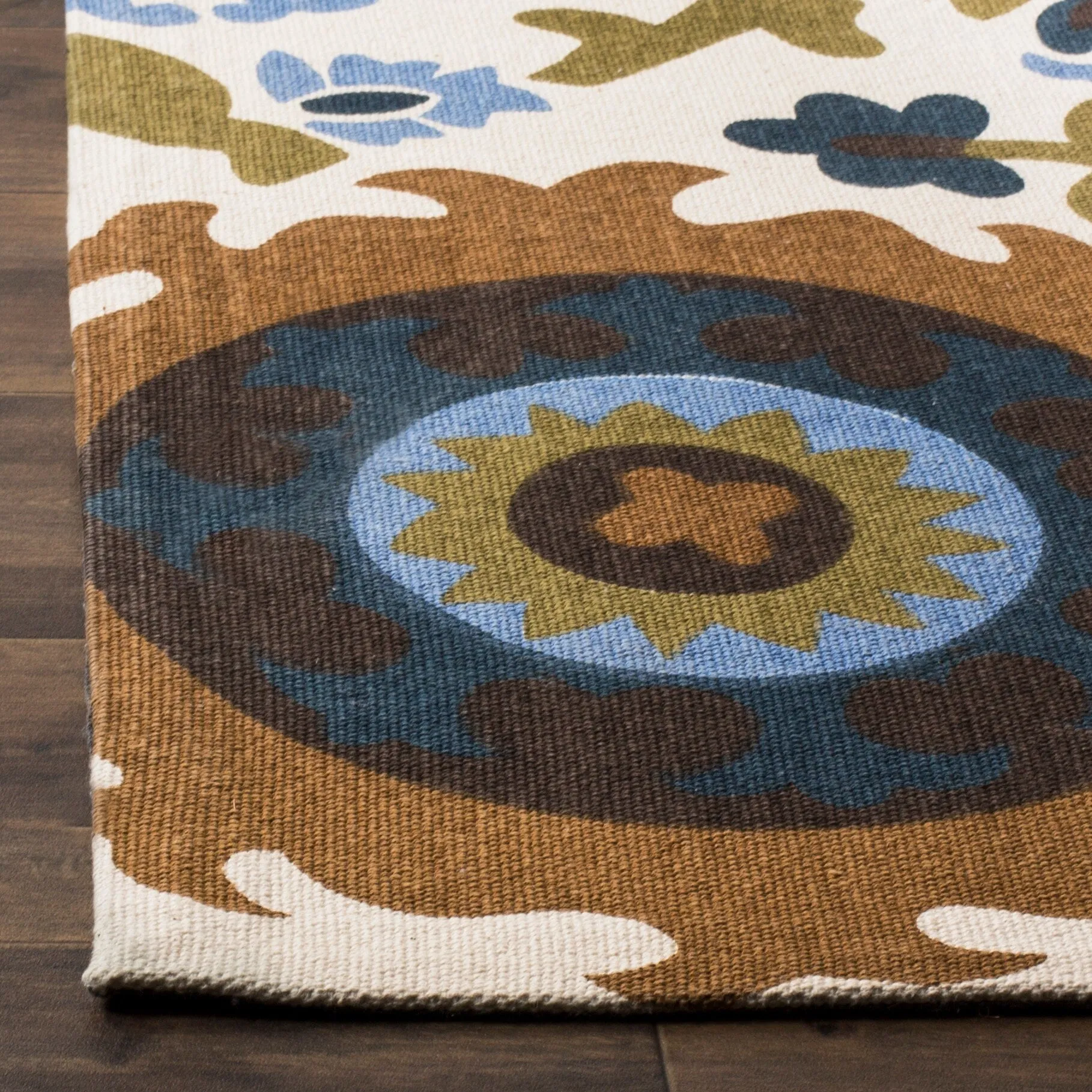 SAFAVIEH Handmade Cedar Brook Bahareh Modern Cotton Rug