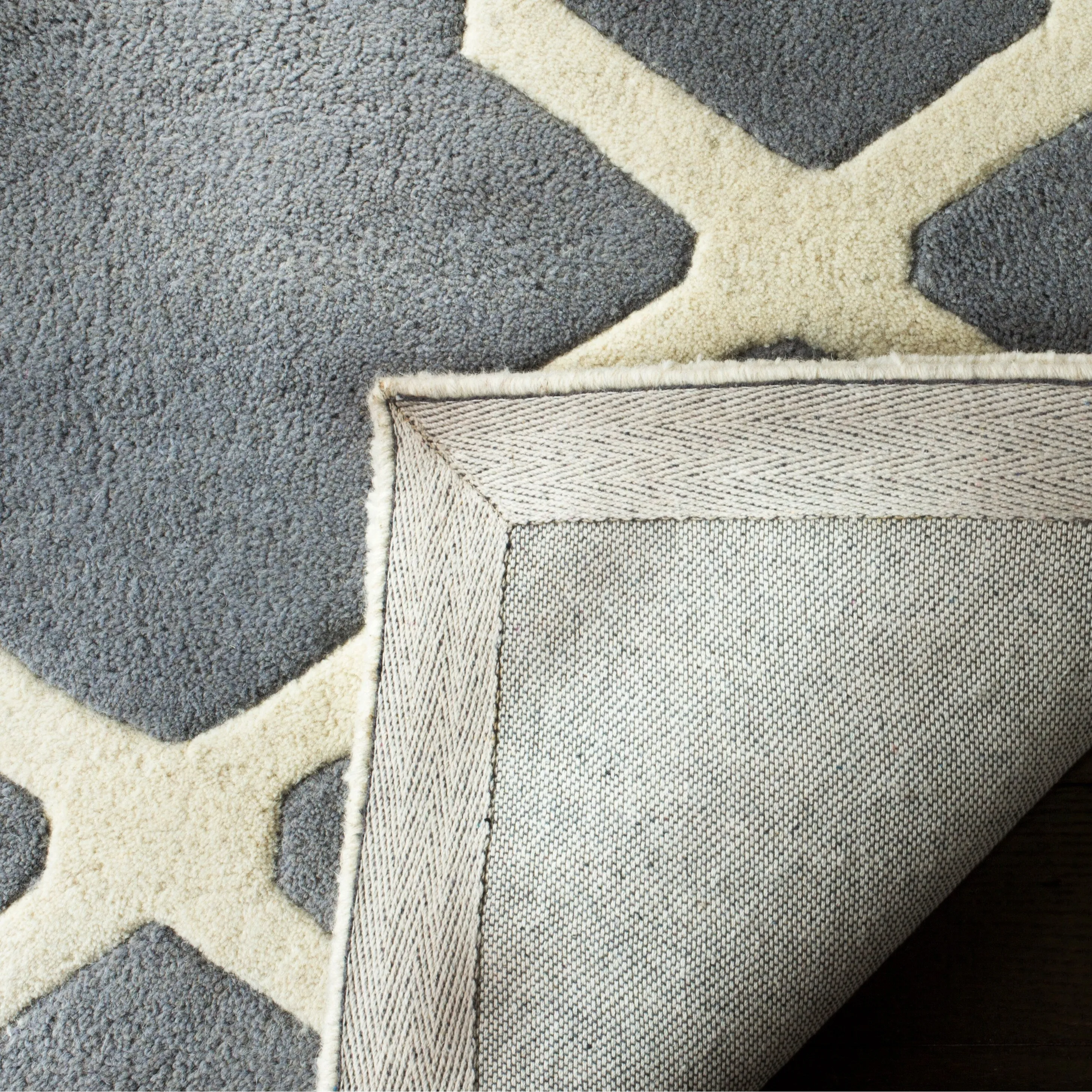 SAFAVIEH Handmade Chatham Rinske Modern Moroccan Wool Rug