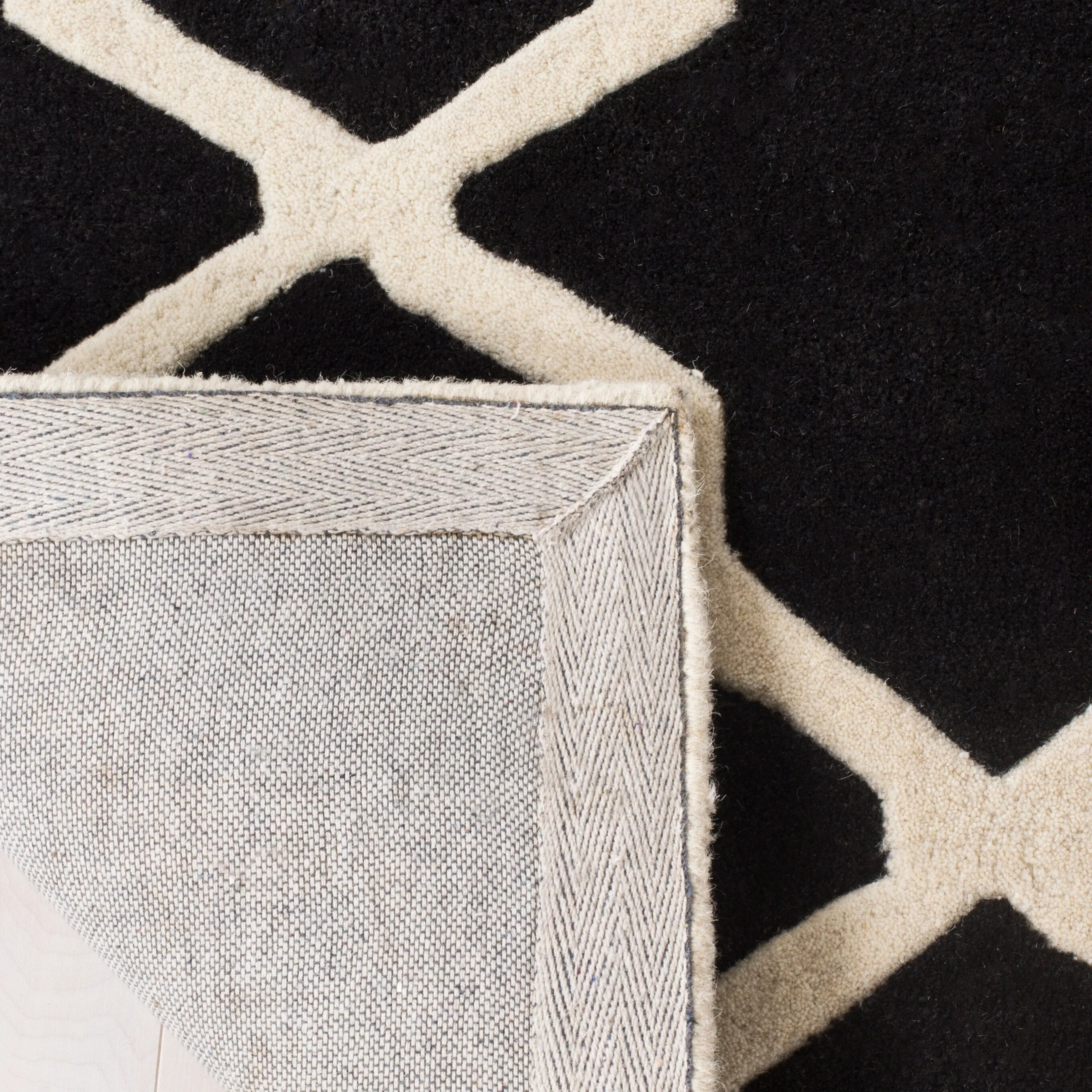 SAFAVIEH Handmade Chatham Rinske Modern Moroccan Wool Rug
