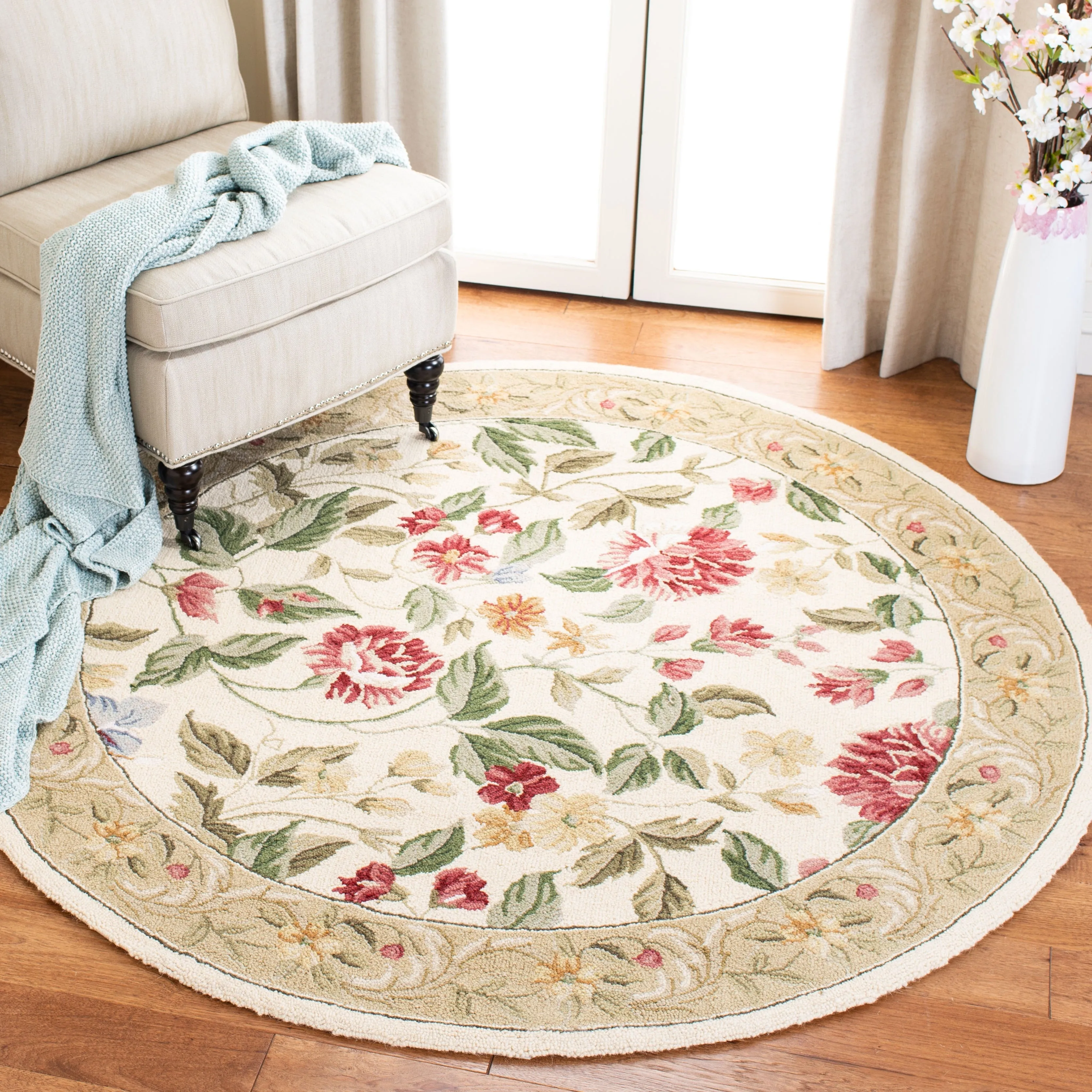 SAFAVIEH Handmade Chelsea Faigel French Country Floral Wool Rug