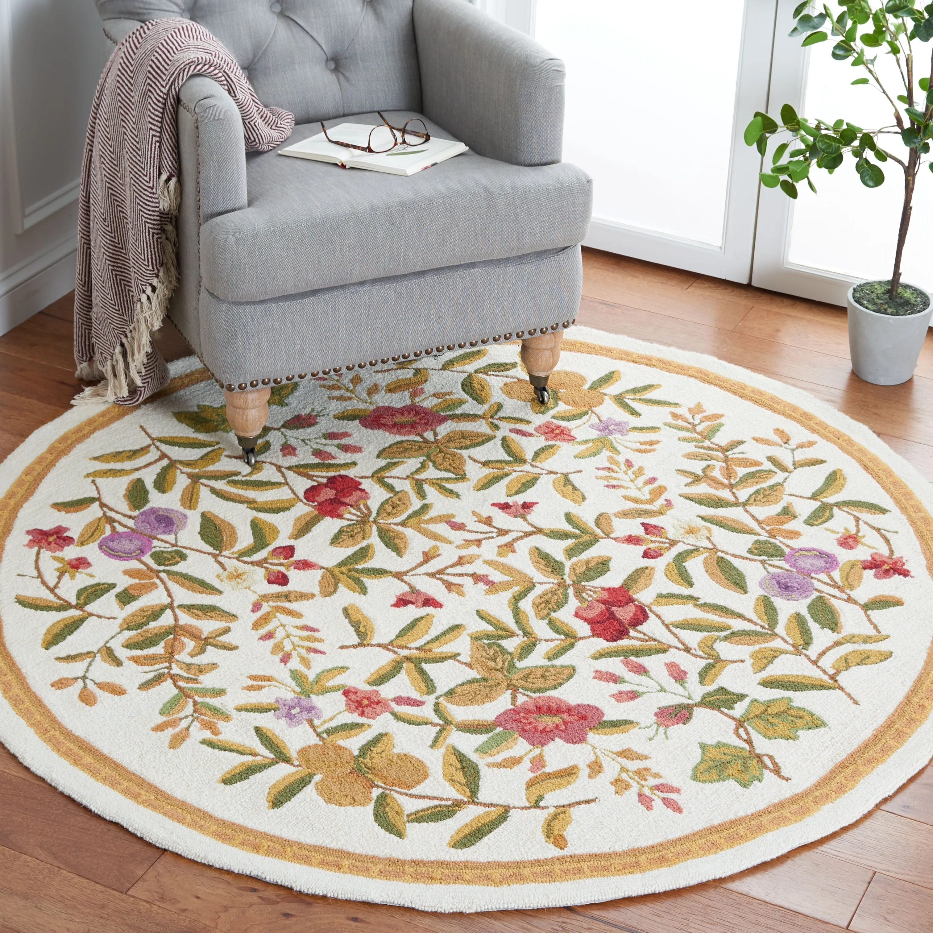 SAFAVIEH. Handmade Chelsea Terraza French Country Floral Wool Rug