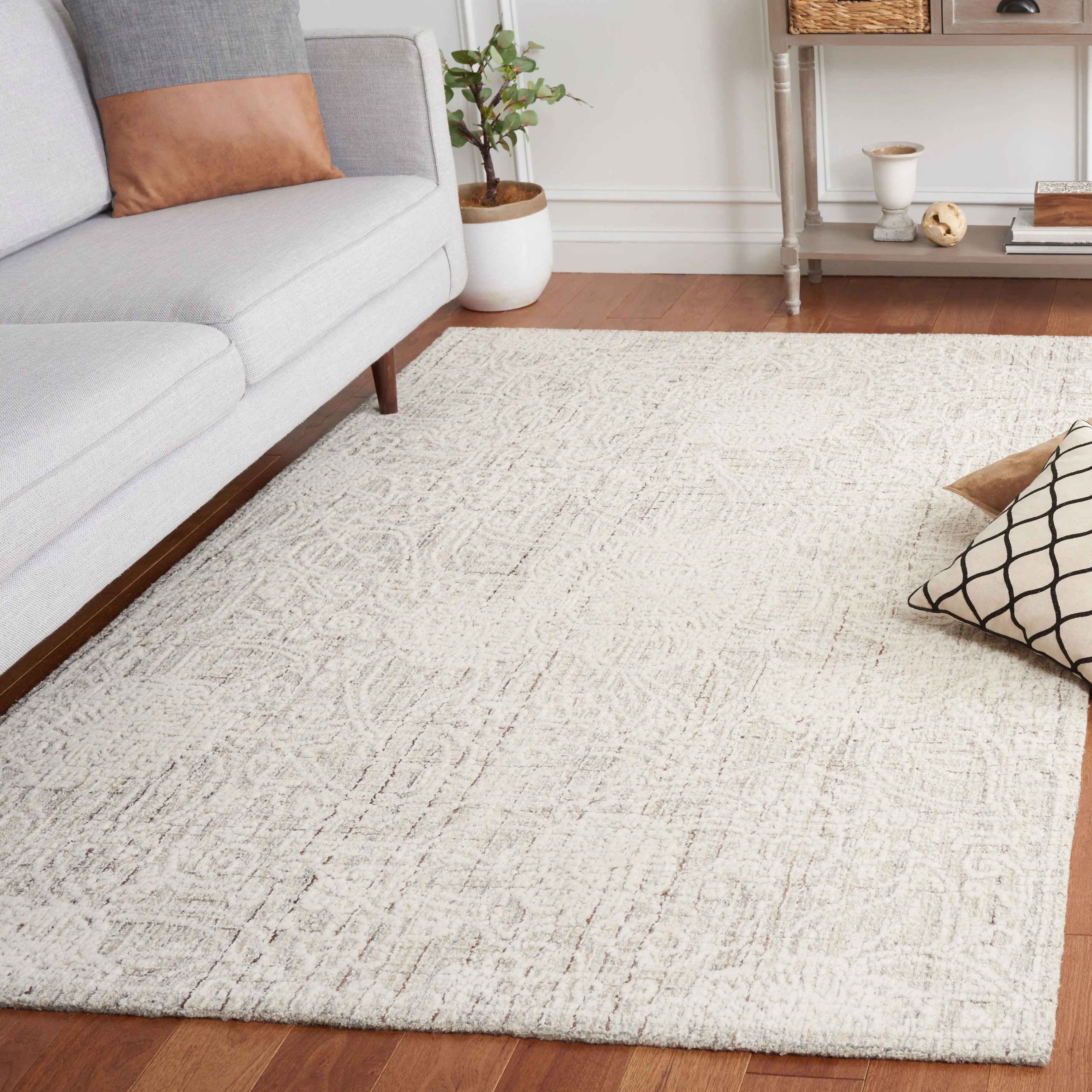 SAFAVIEH Handmade Ebony Dita Modern Floral Wool Rug
