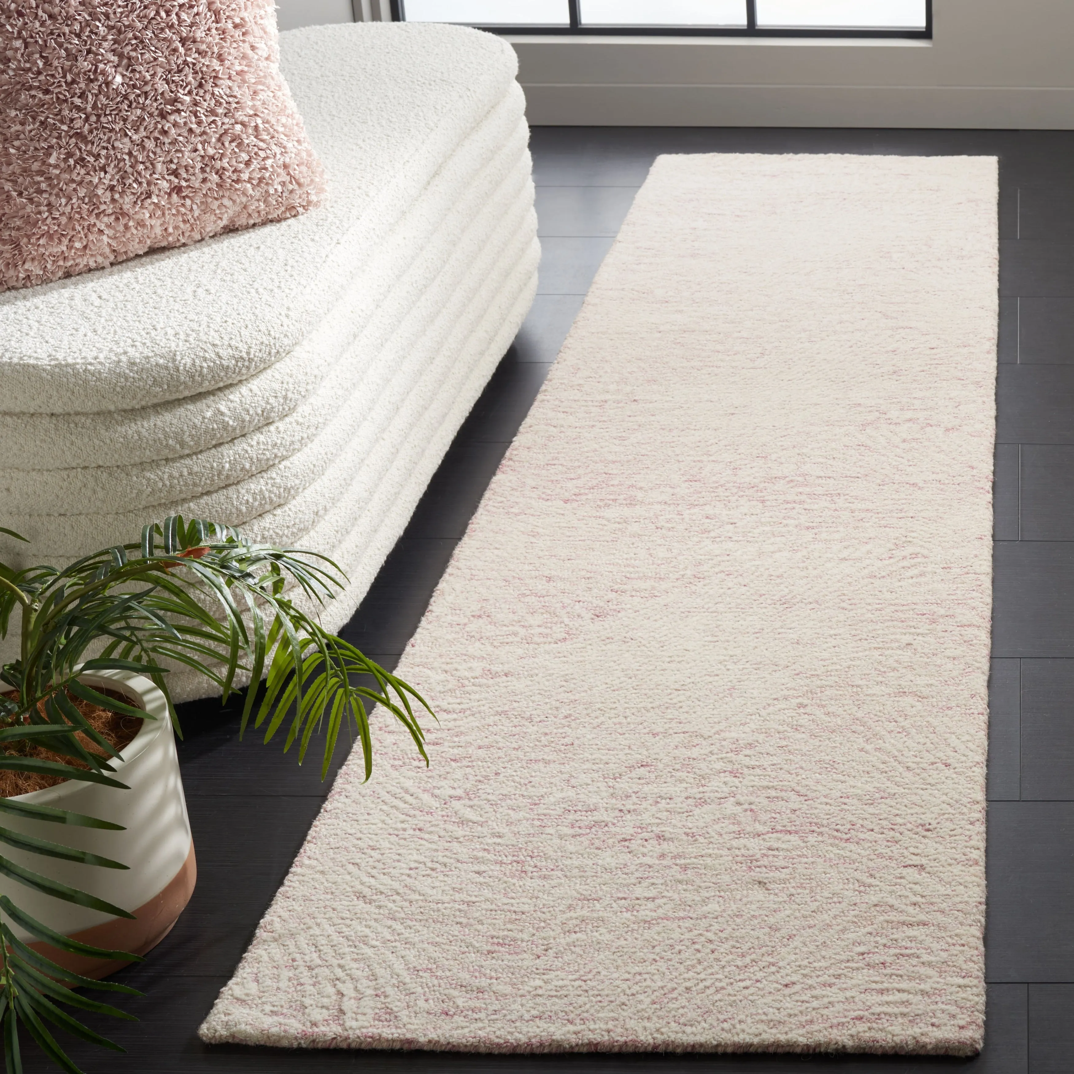 SAFAVIEH Handmade Ebony Siggi Modern Wool Rug
