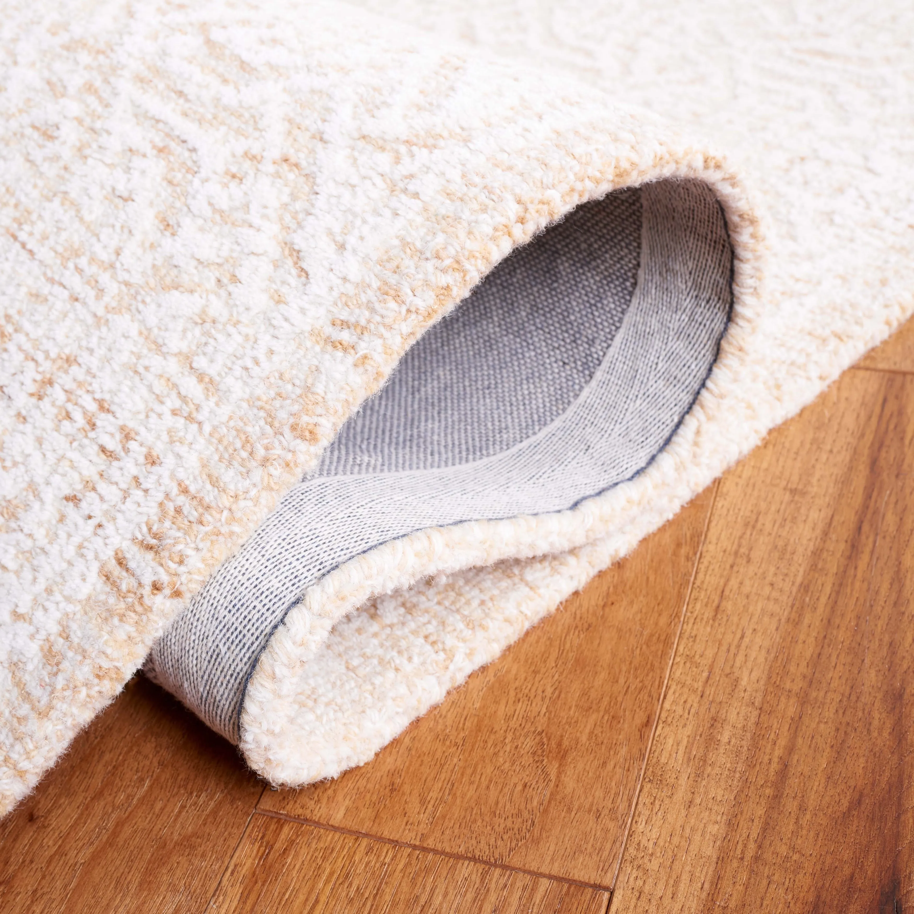 SAFAVIEH Handmade Ebony Vuokko Modern Wool Rug