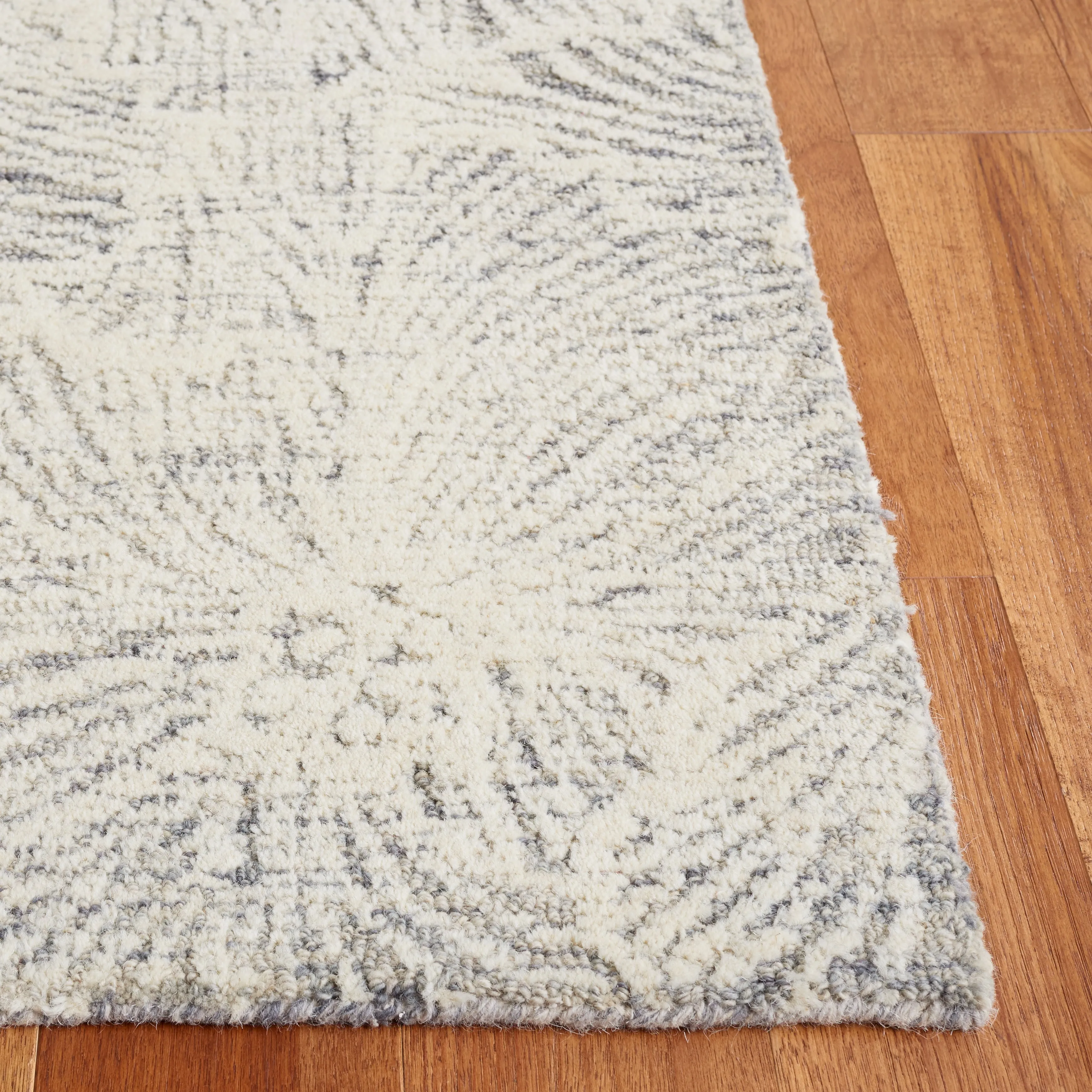 SAFAVIEH. Handmade Ebony Willma Modern Wool Rug