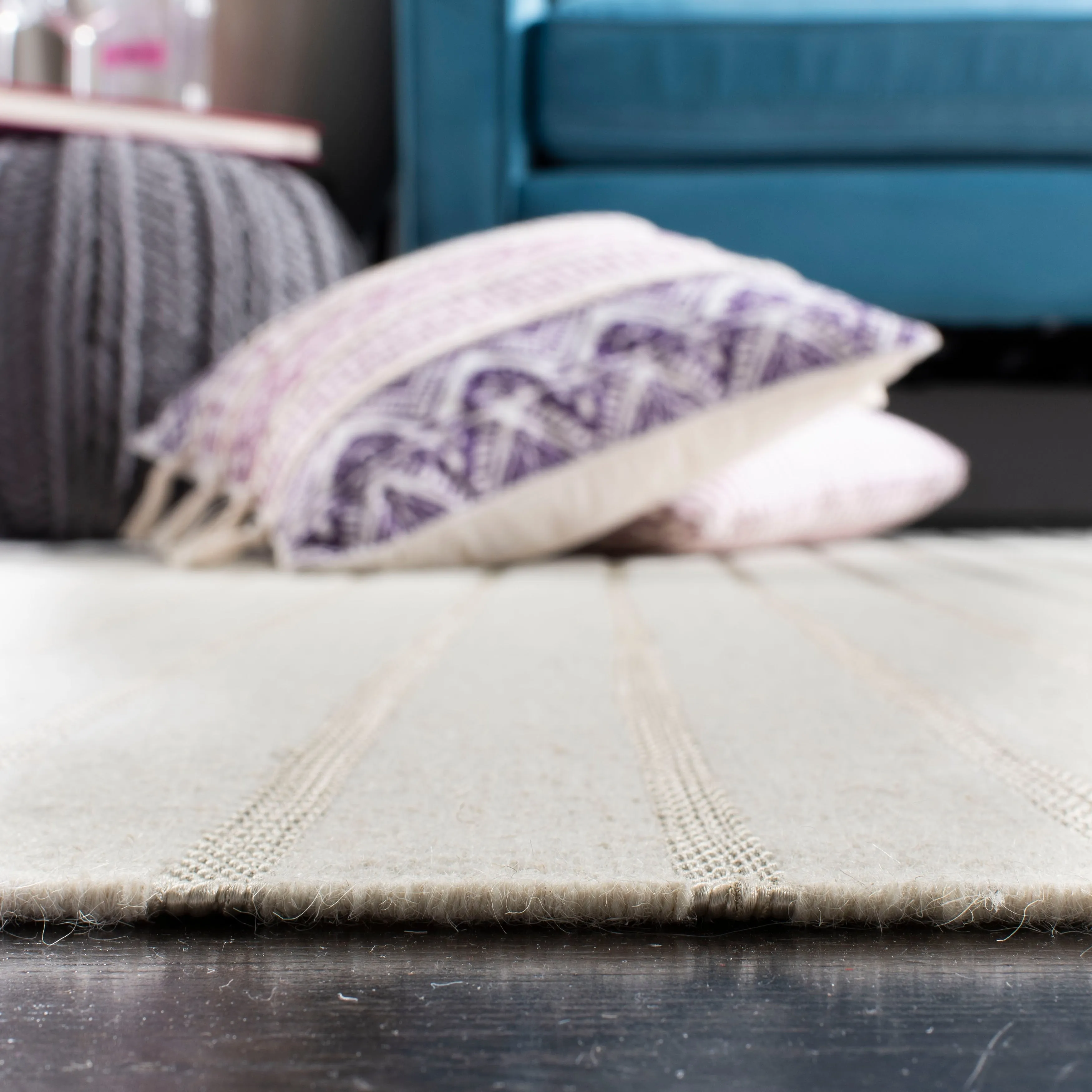 SAFAVIEH Handmade Flatweave Dhurries Purvoleta Modern Wool Rug