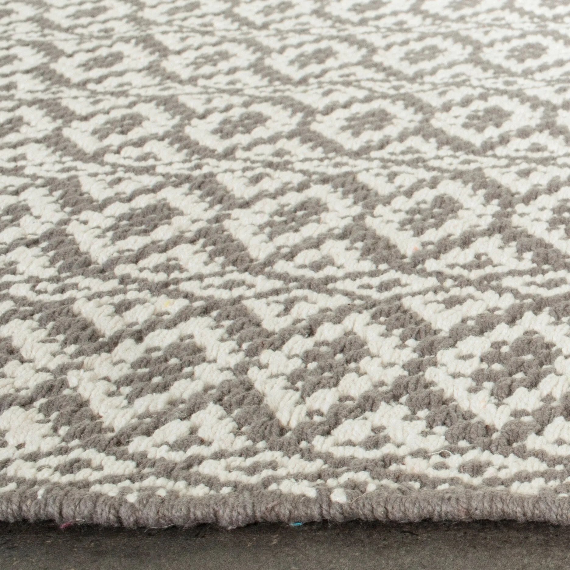 SAFAVIEH Handmade Flatweave Montauk Everly Casual Cotton Rug - Ivory/Grey - 5' x 7'