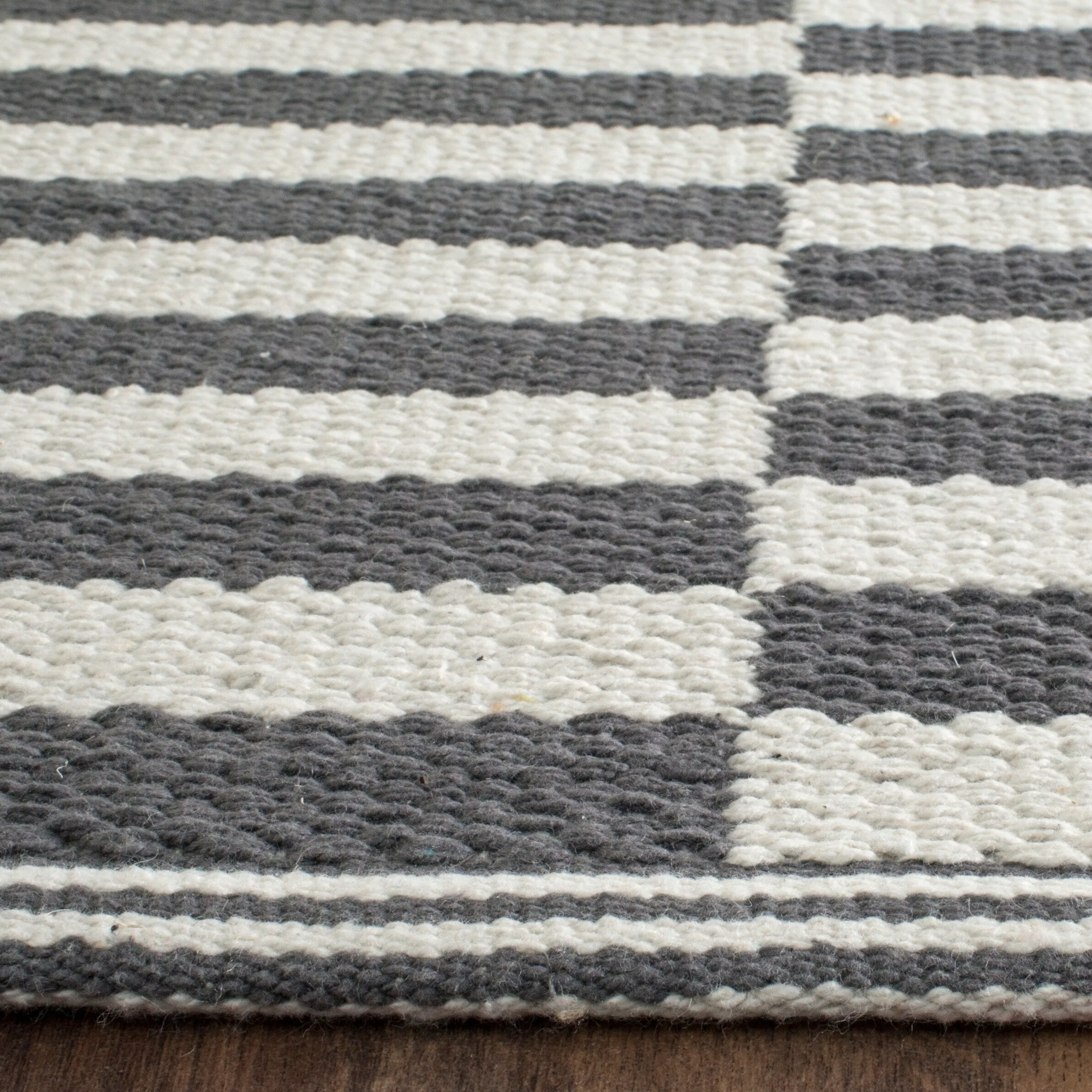 SAFAVIEH Handmade Flatweave Montauk Helena Casual Cotton Rug