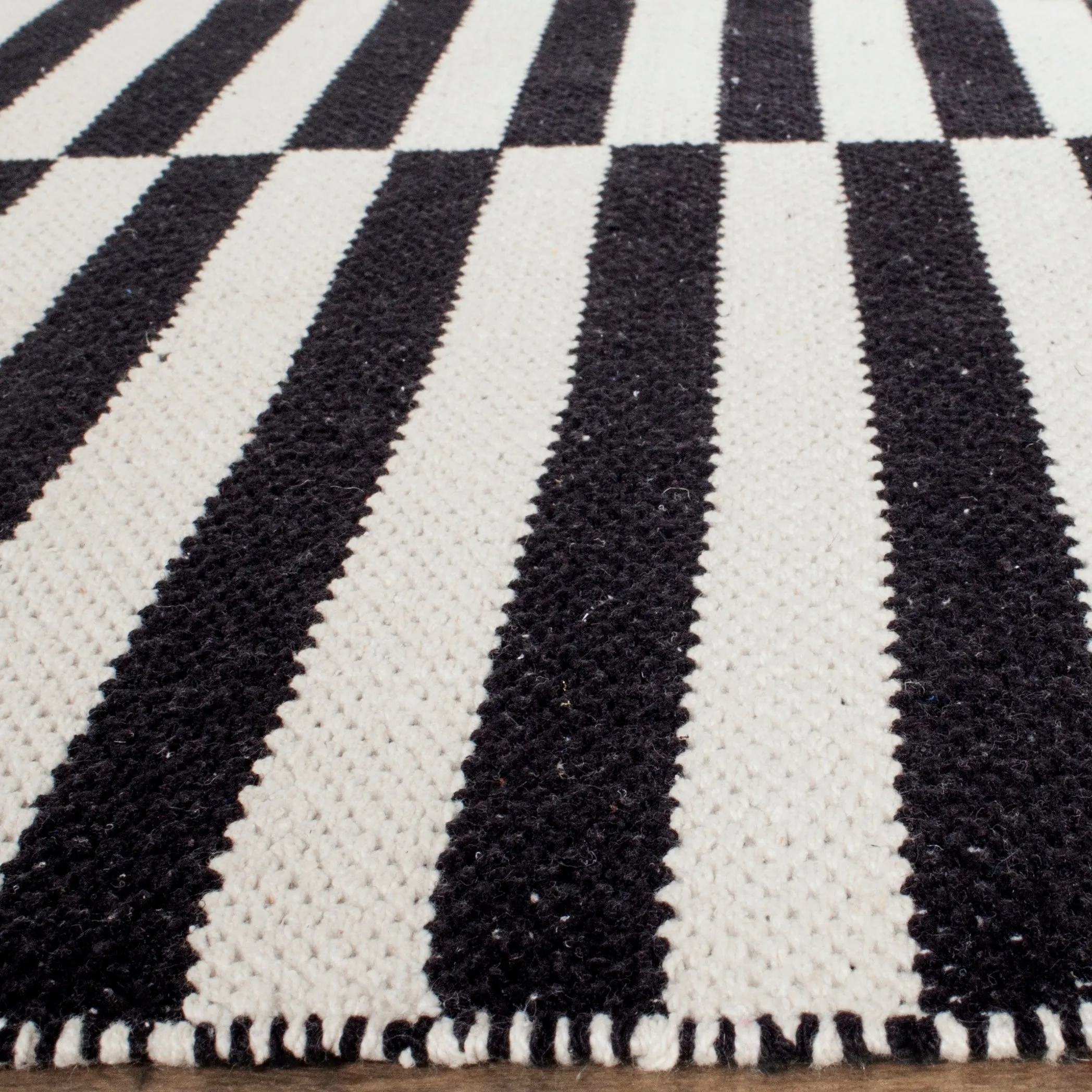 SAFAVIEH Handmade Flatweave Montauk Helena Casual Cotton Rug