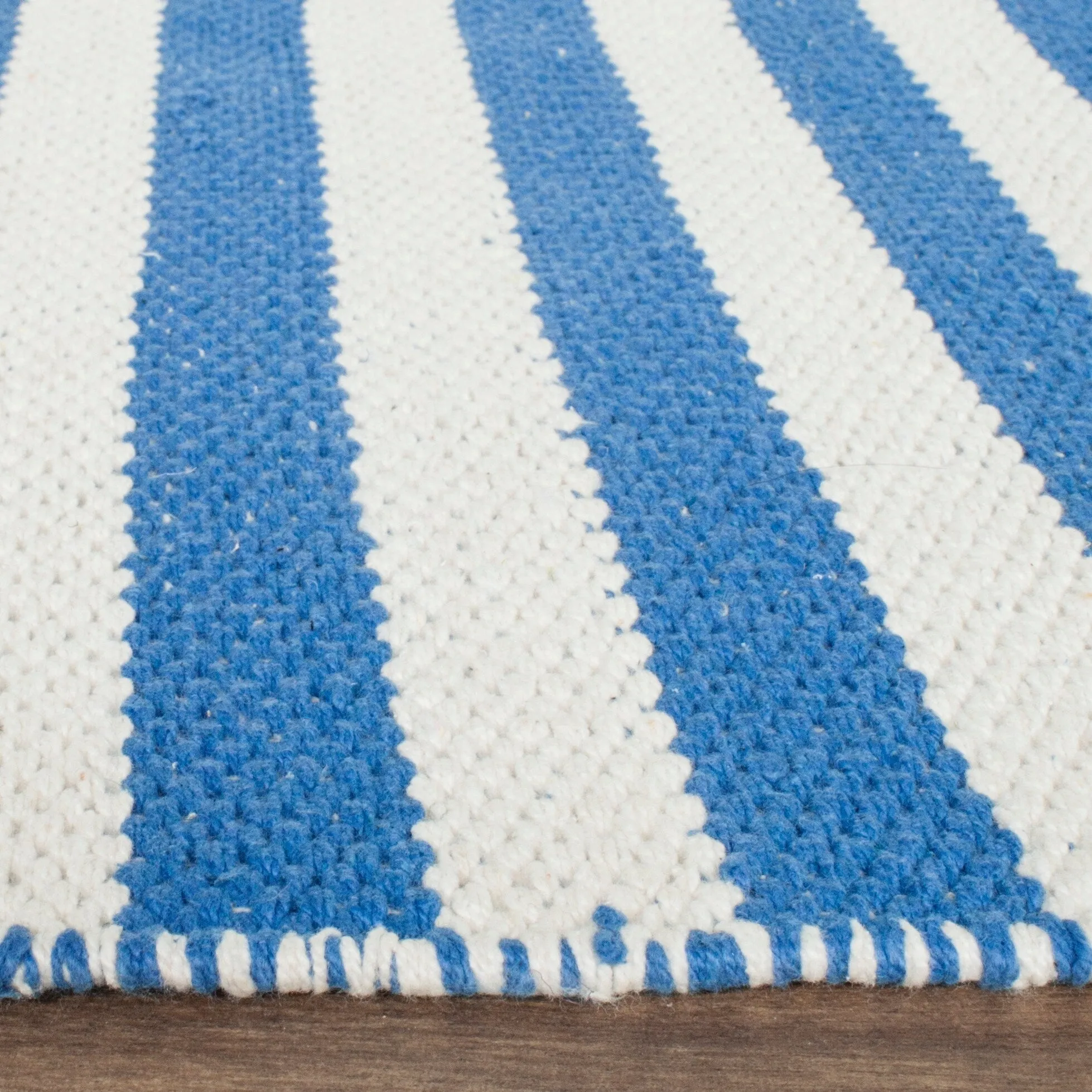 SAFAVIEH Handmade Flatweave Montauk Helena Casual Cotton Rug