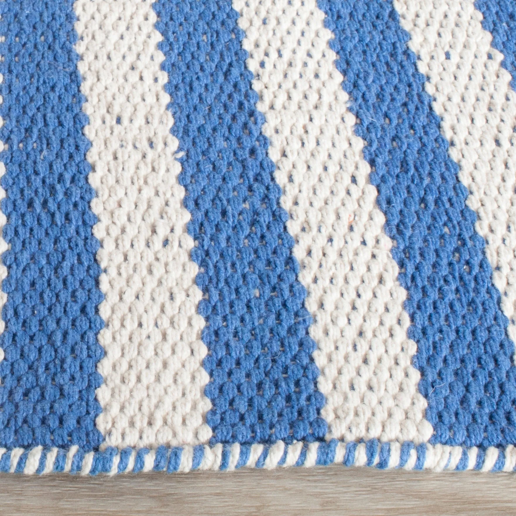 SAFAVIEH Handmade Flatweave Montauk Helena Casual Cotton Rug