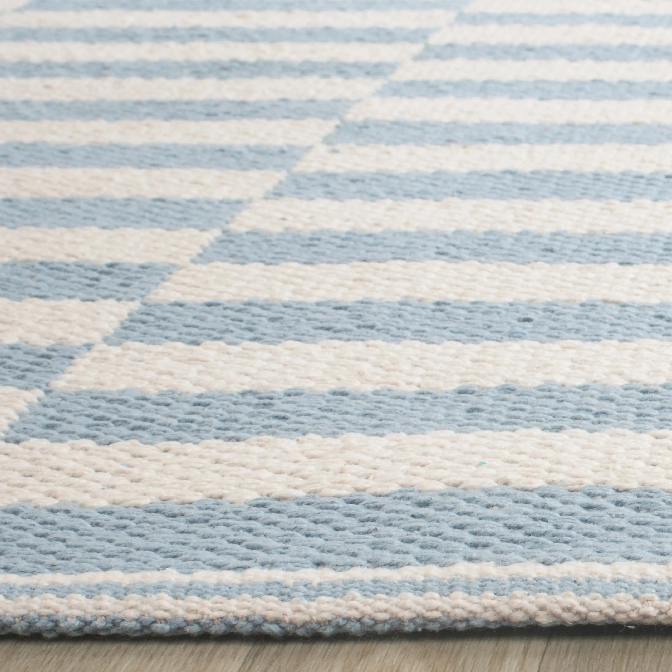 SAFAVIEH Handmade Flatweave Montauk Helena Casual Cotton Rug
