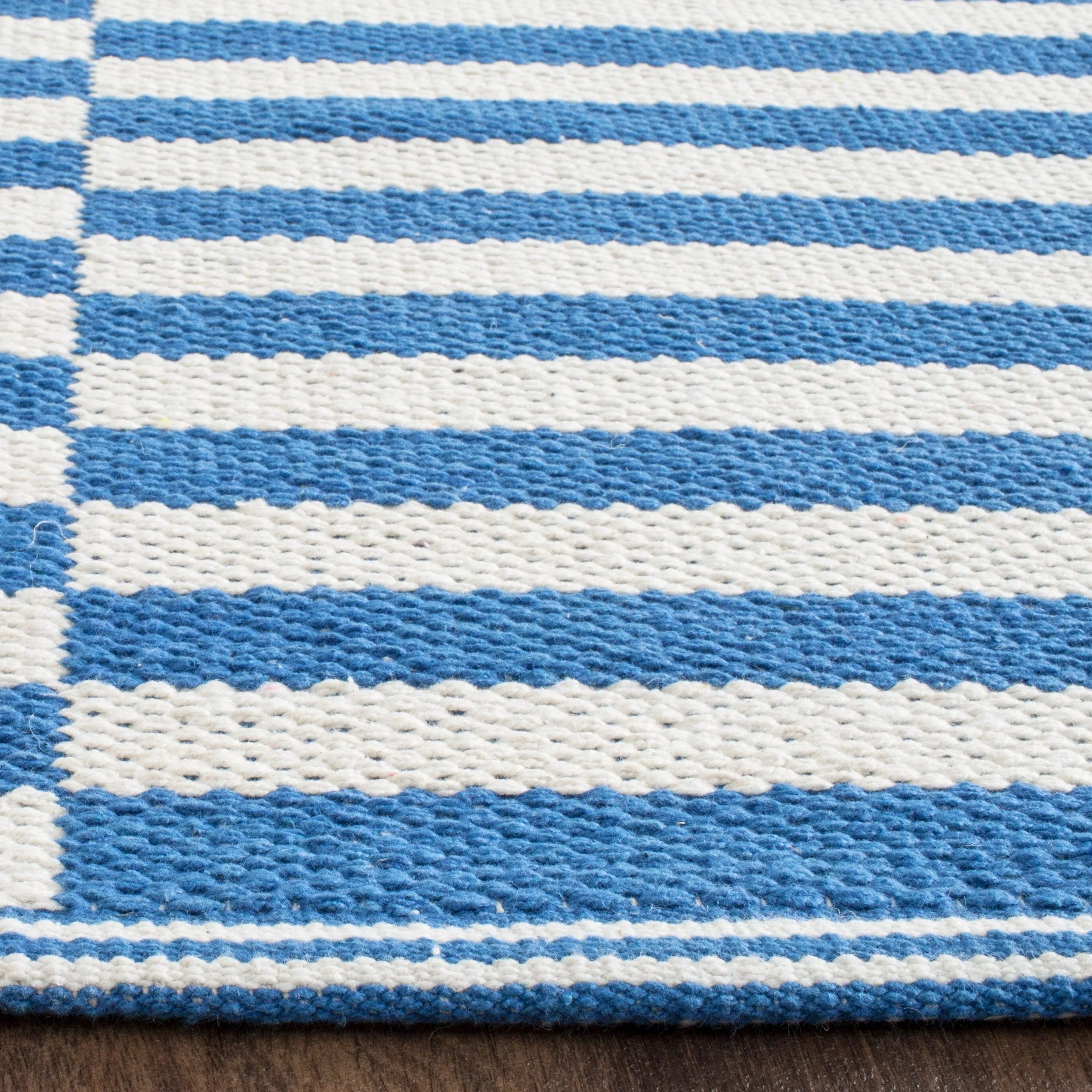 SAFAVIEH Handmade Flatweave Montauk Helena Casual Cotton Rug