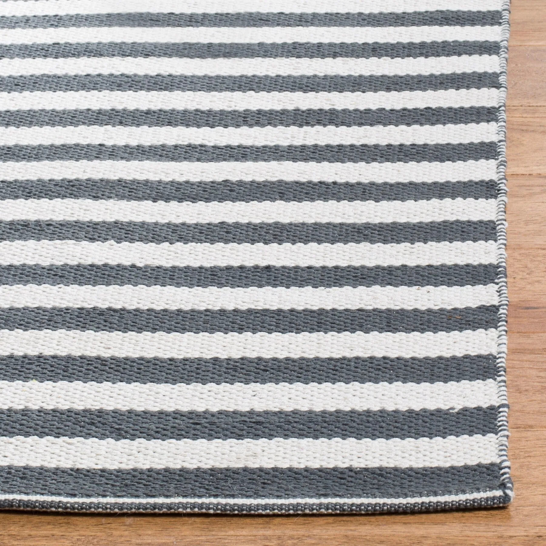 SAFAVIEH Handmade Flatweave Montauk Helena Casual Cotton Rug