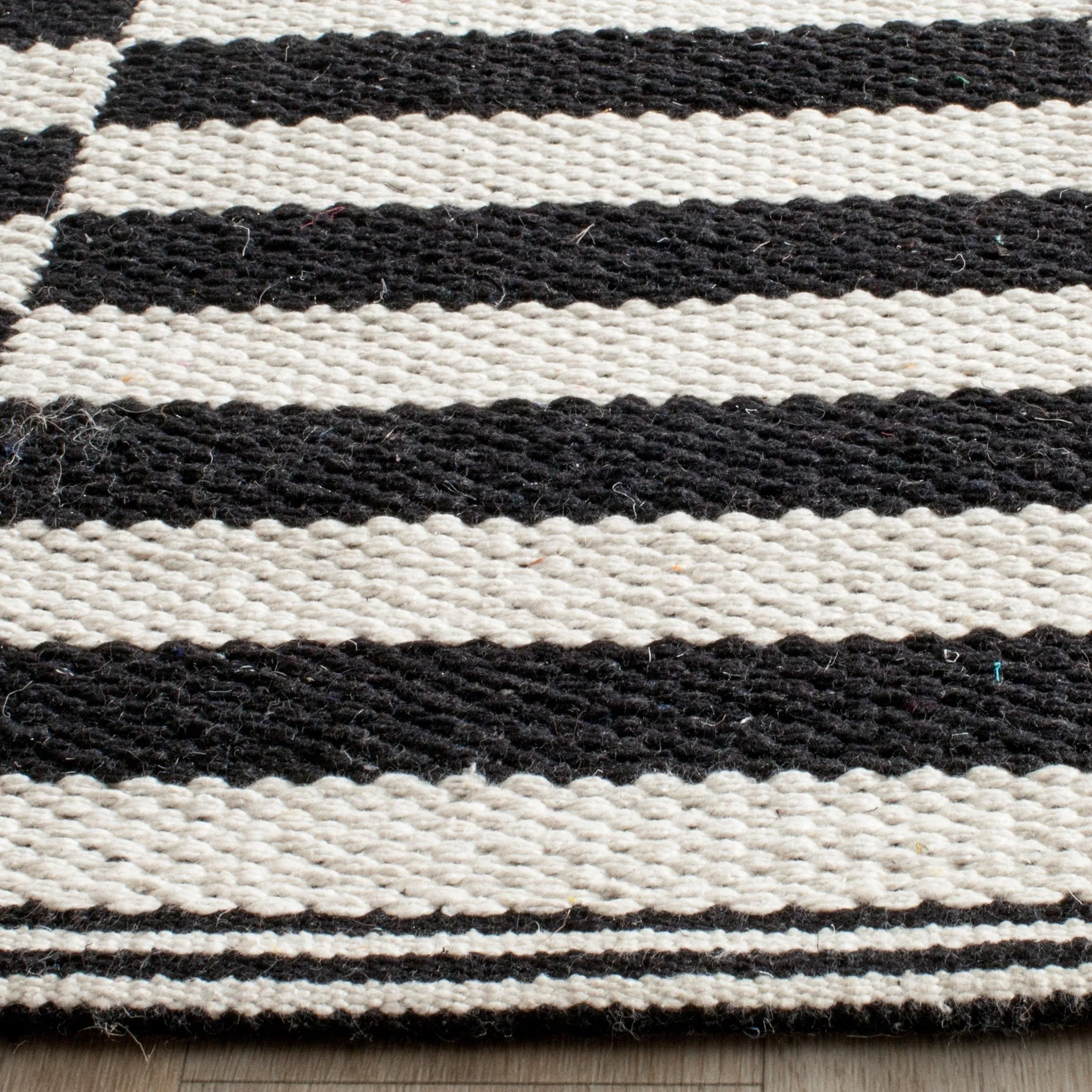 SAFAVIEH Handmade Flatweave Montauk Helena Casual Cotton Rug