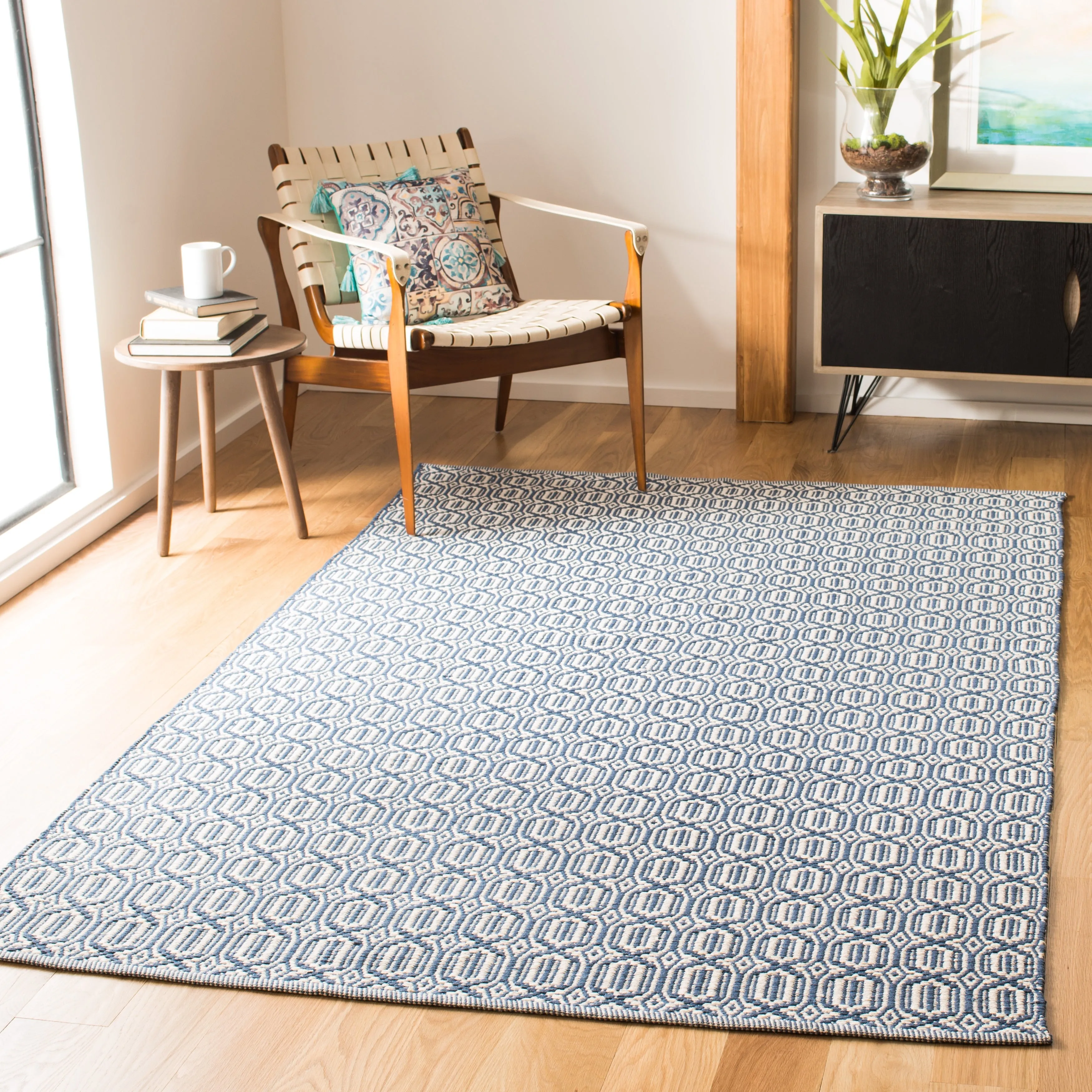 SAFAVIEH. Handmade Flatweave Montauk Marseilles Casual Cotton Rug
