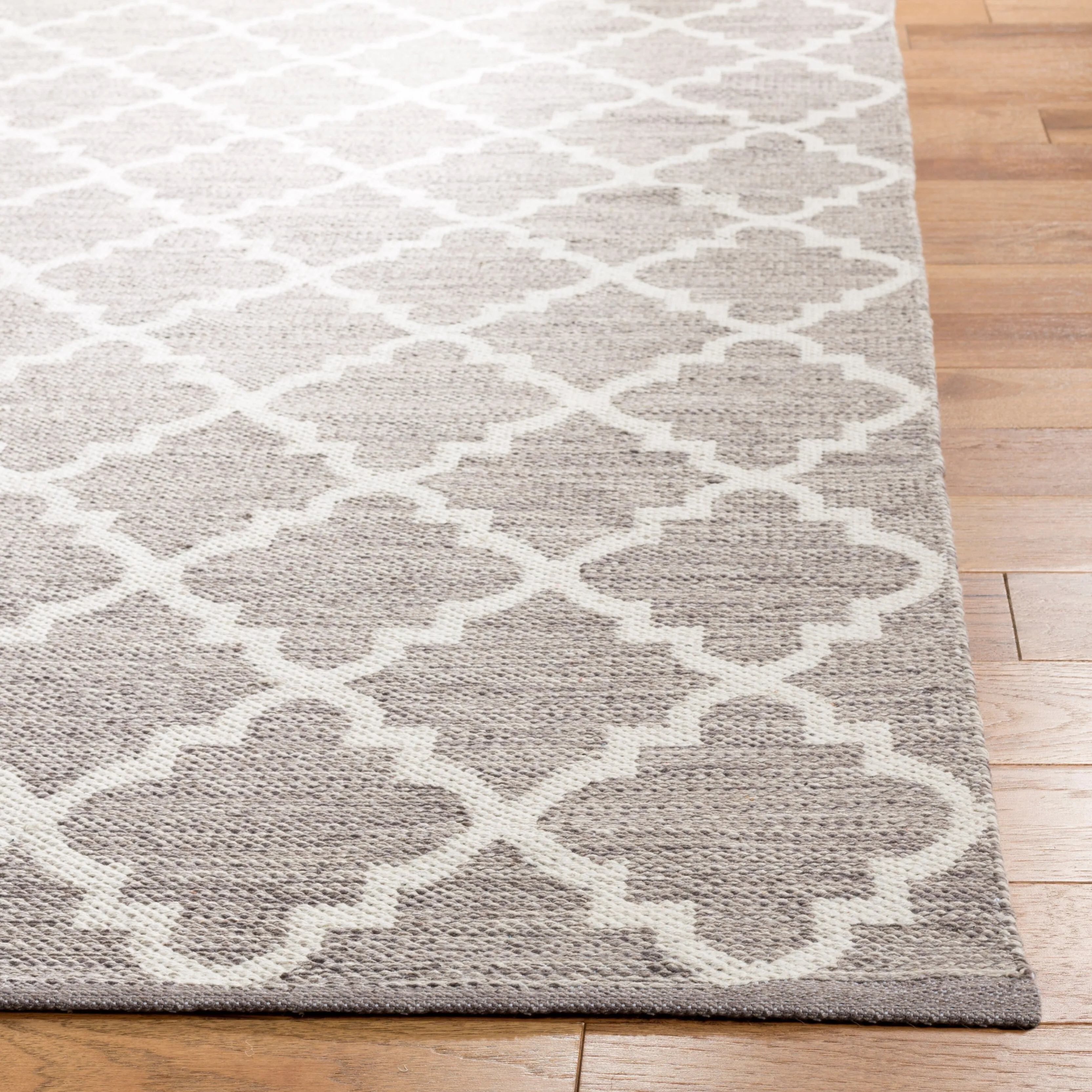SAFAVIEH Handmade Flatweave Montauk Minoo Casual Cotton Rug - Grey/Ivory - 2' 3 x 11'