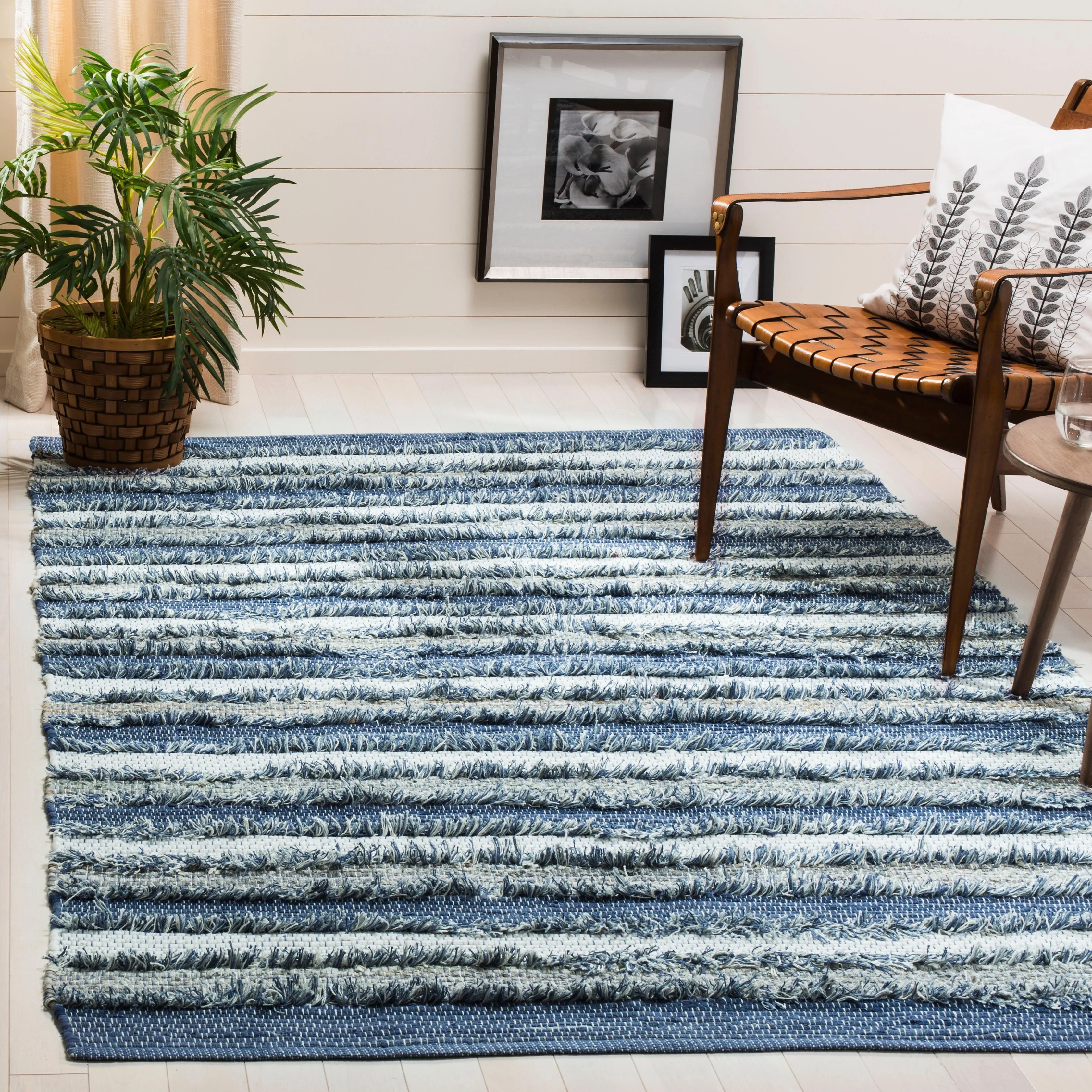 SAFAVIEH Handmade Flatweave Montauk Mridalini Casual Cotton Rug