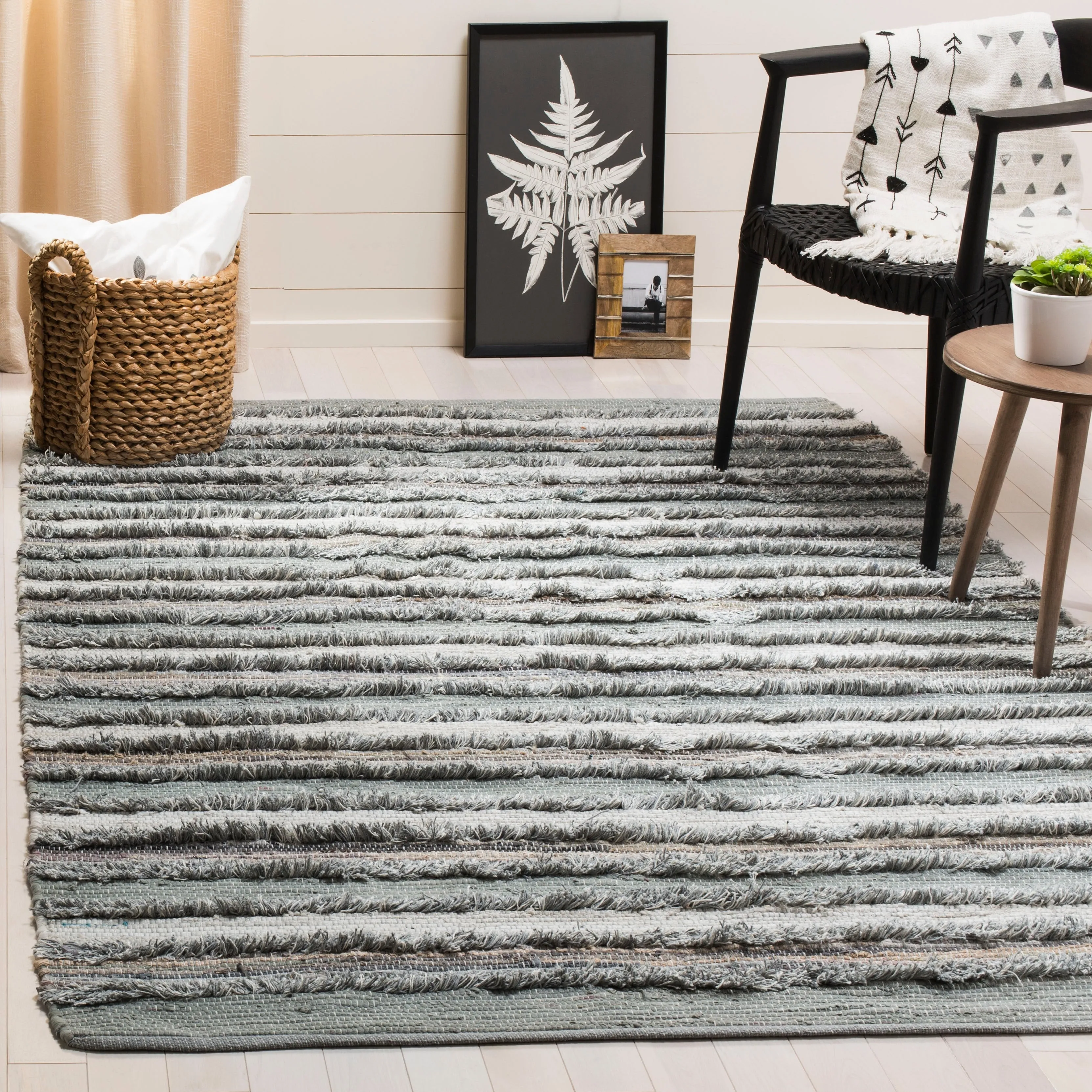 SAFAVIEH Handmade Flatweave Montauk Mridalini Casual Cotton Rug