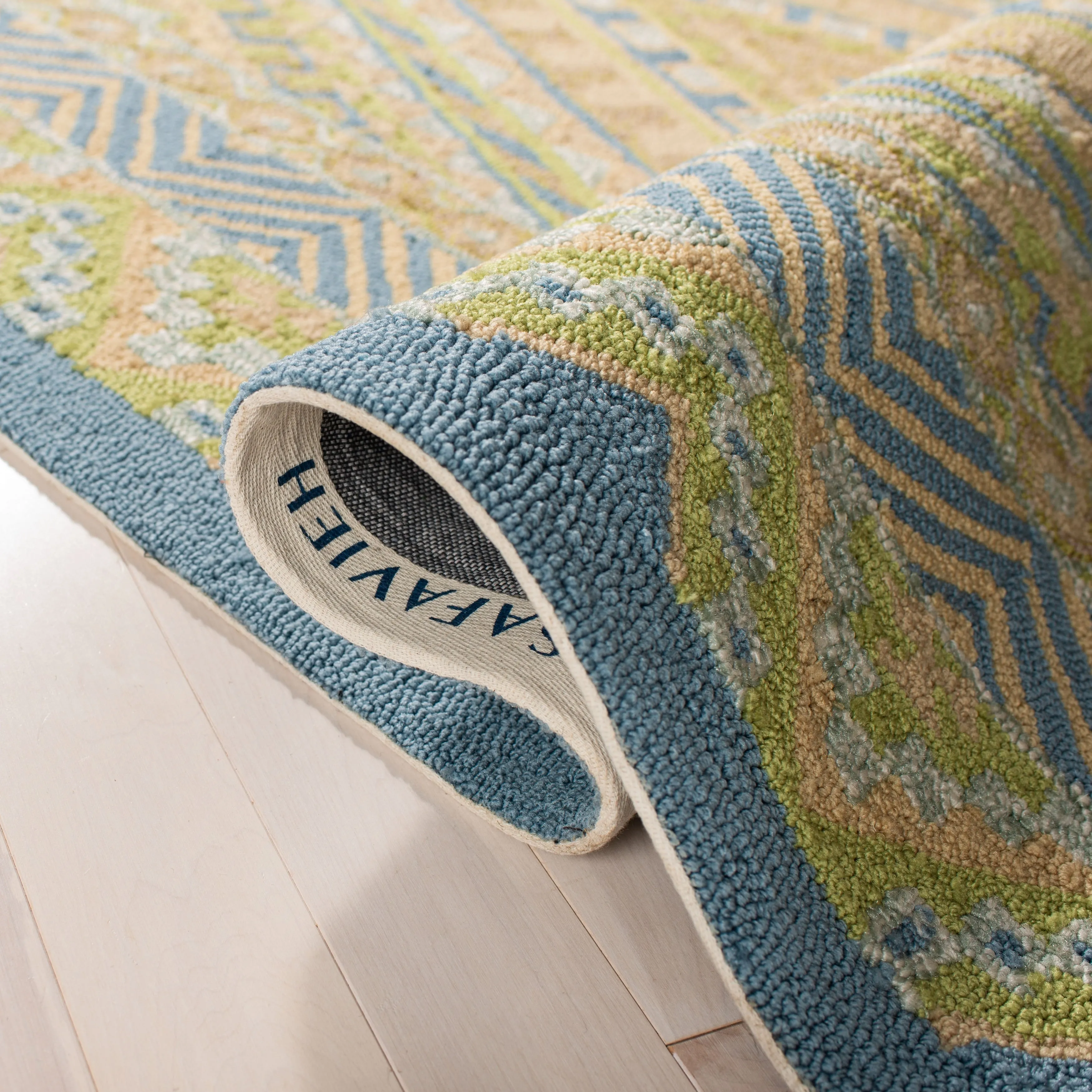 SAFAVIEH Handmade Four Seasons Piper Floral Rug
