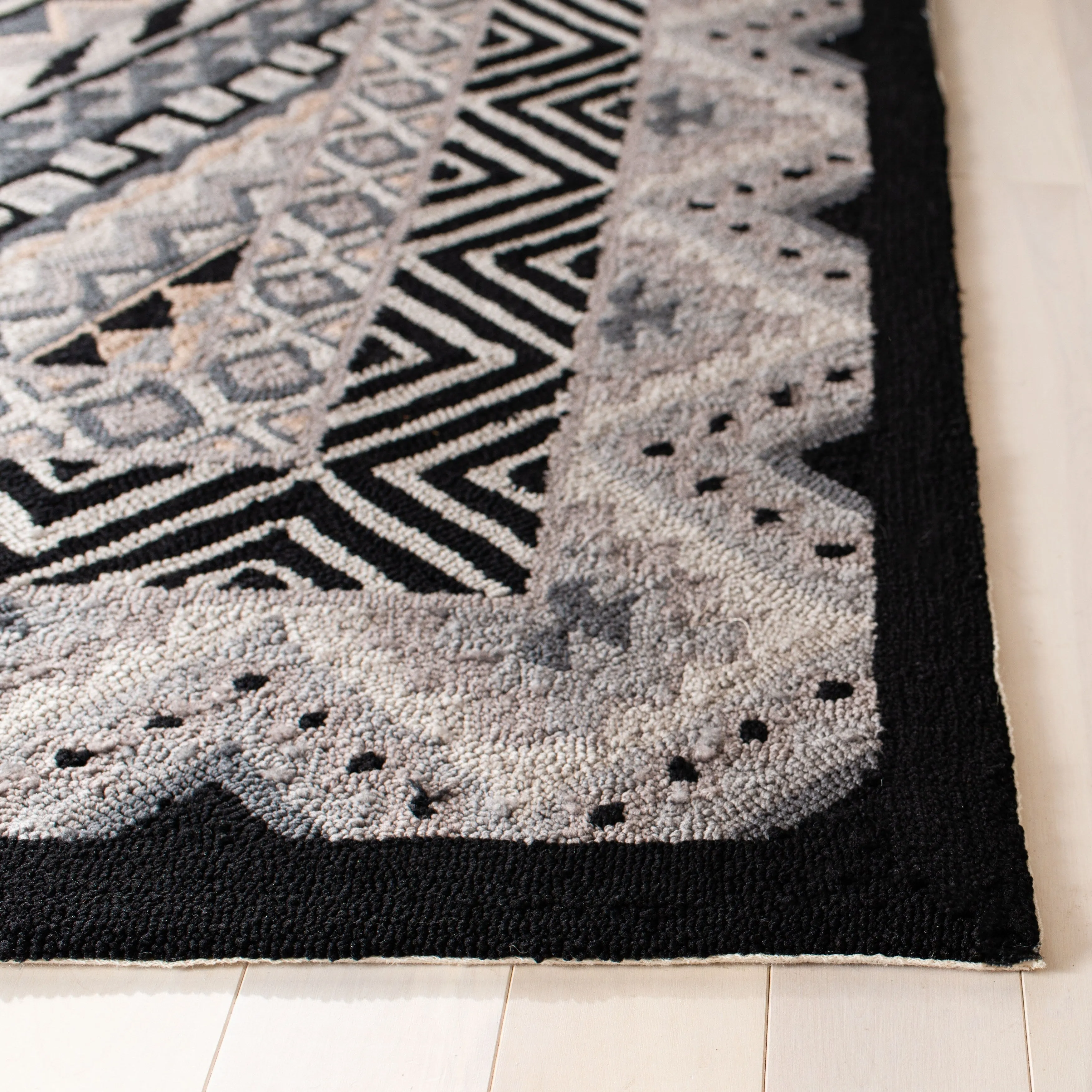 SAFAVIEH Handmade Four Seasons Piper Floral Rug