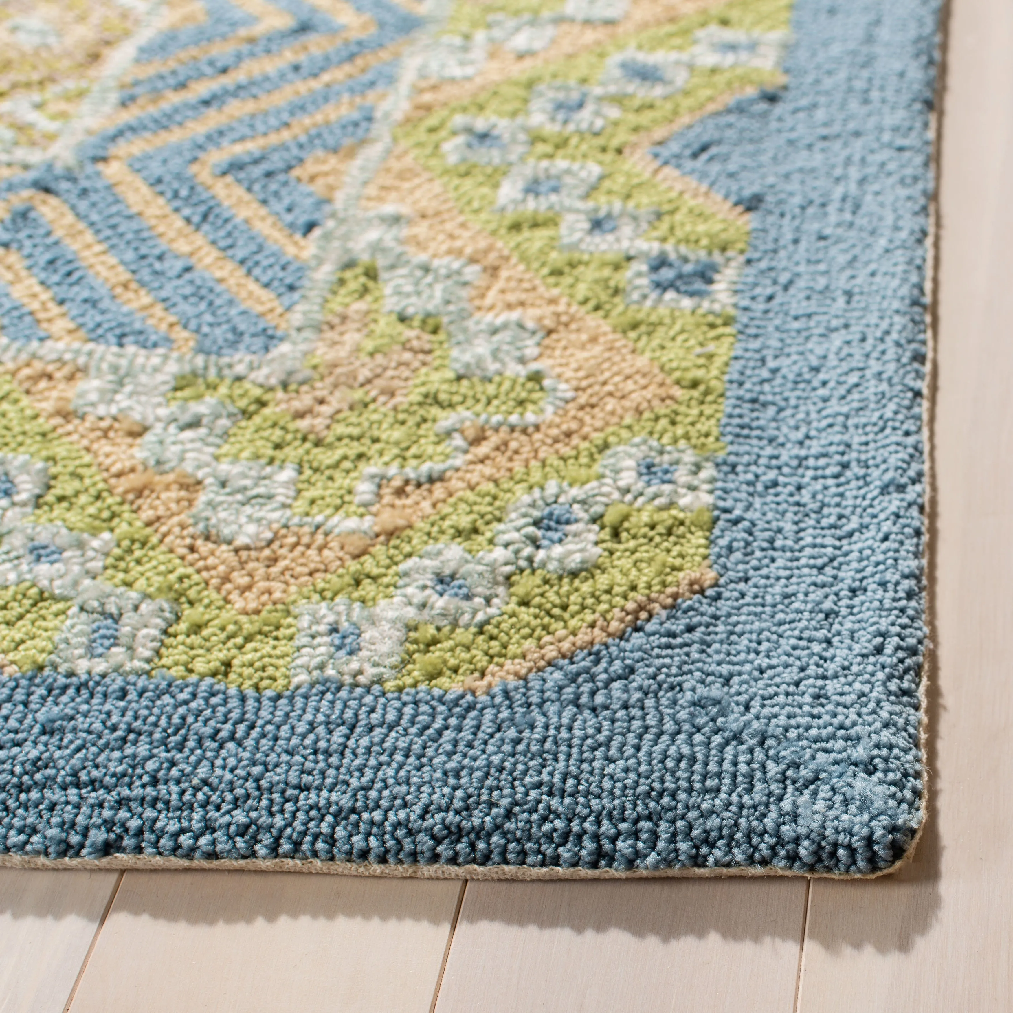 SAFAVIEH Handmade Four Seasons Piper Floral Rug