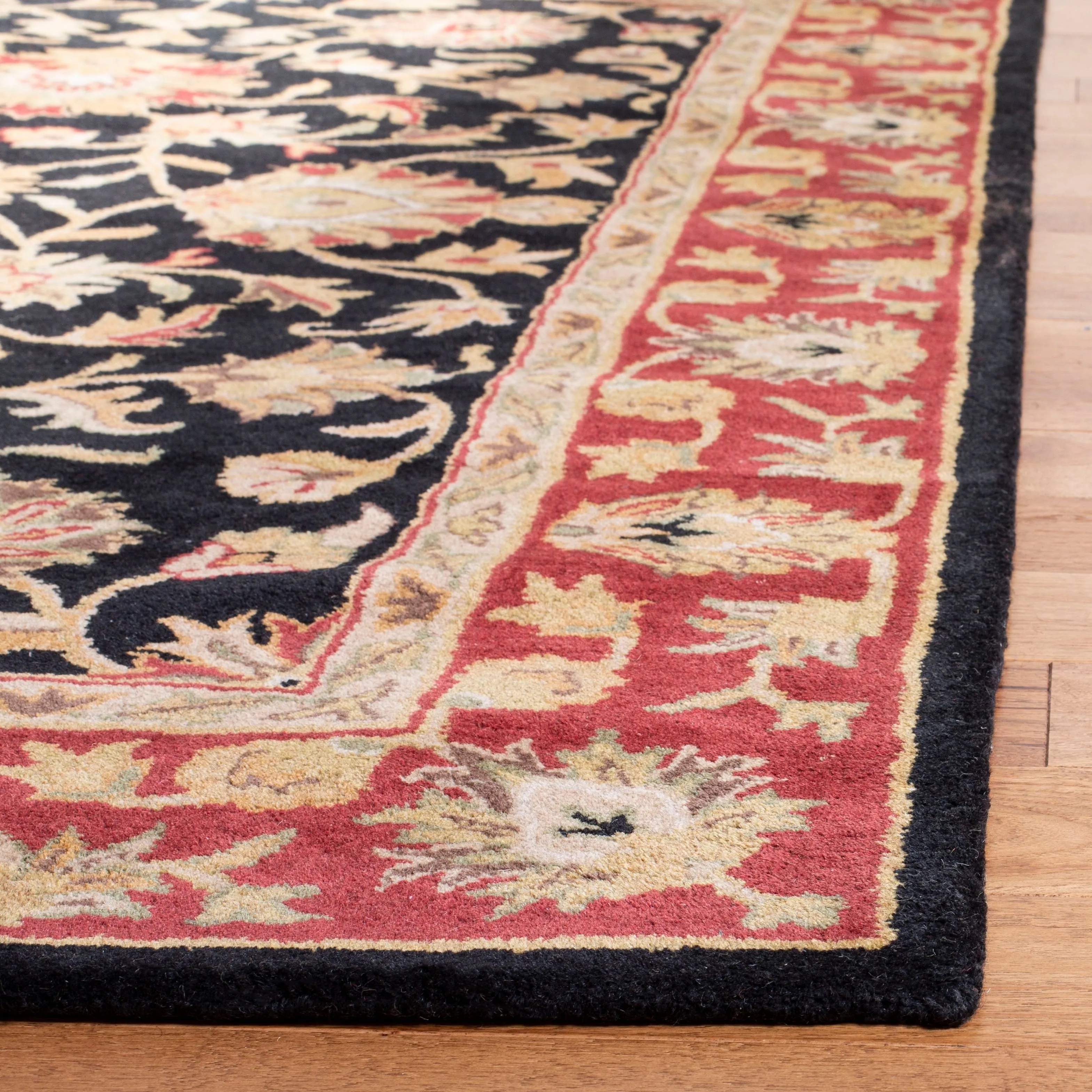 SAFAVIEH Handmade Heritage Burkhild Traditional Oriental Wool Rug