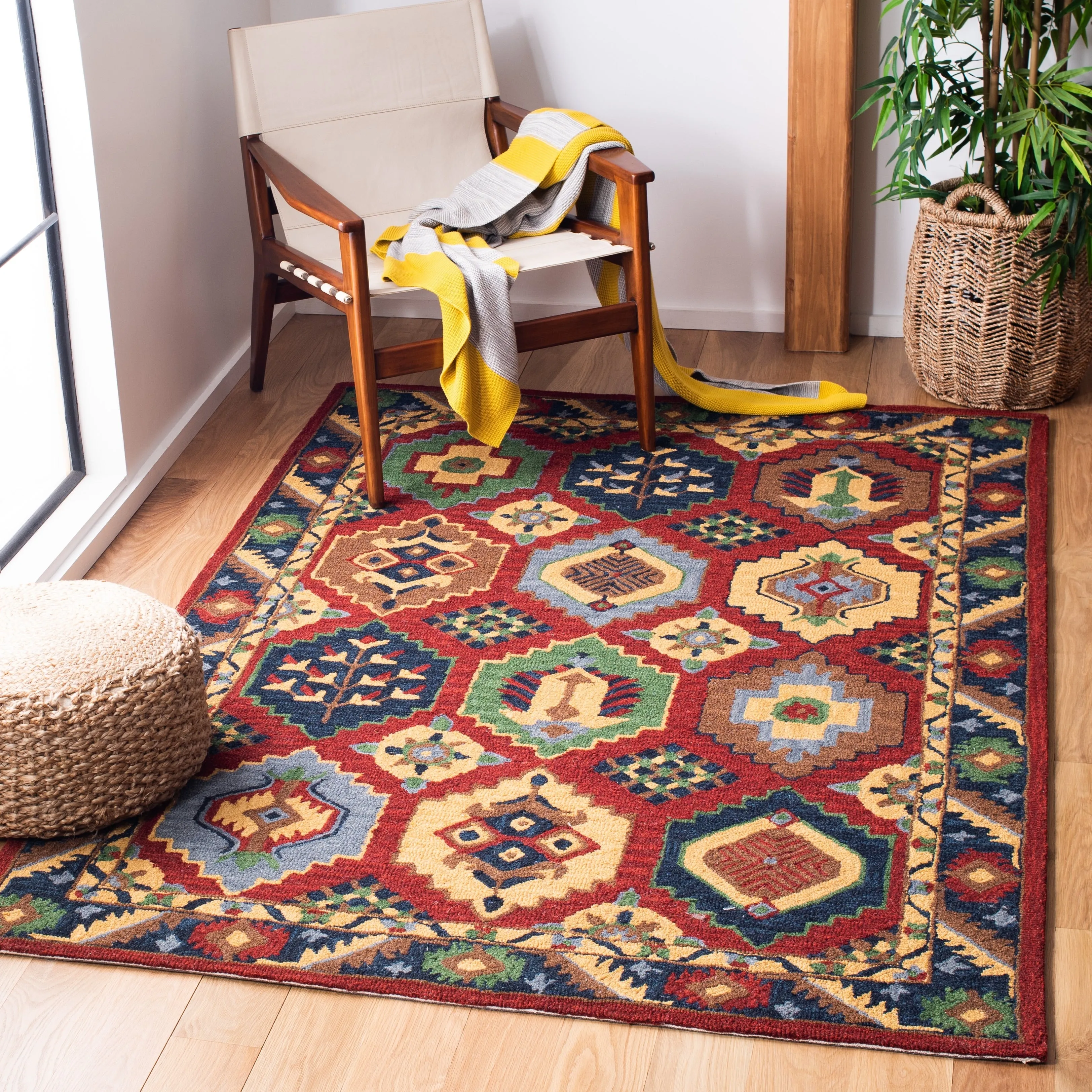 SAFAVIEH Handmade Heritage Grasses Traditional Wool Rug