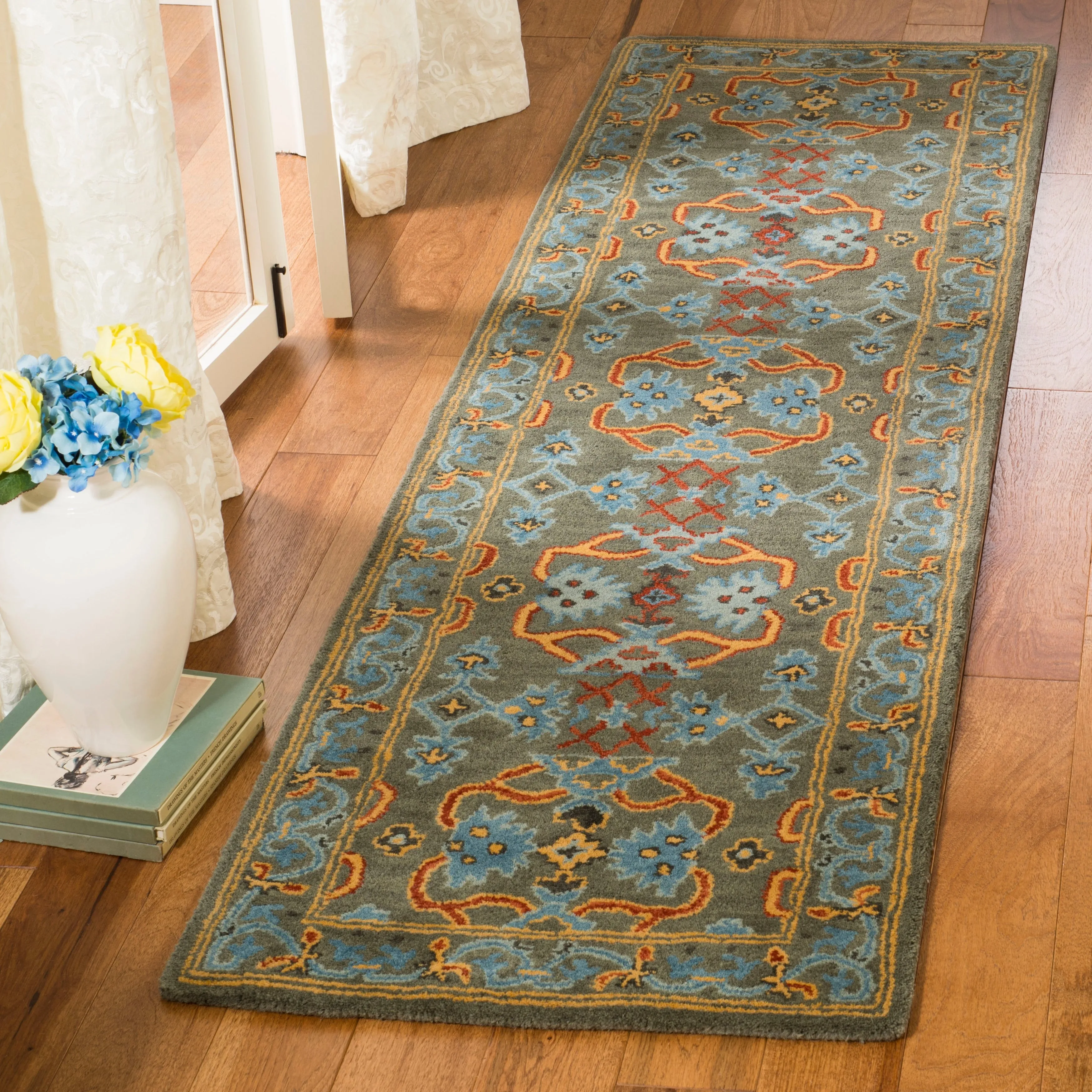 SAFAVIEH Handmade Heritage Ikat Pendant Traditional Oriental Wool Rug