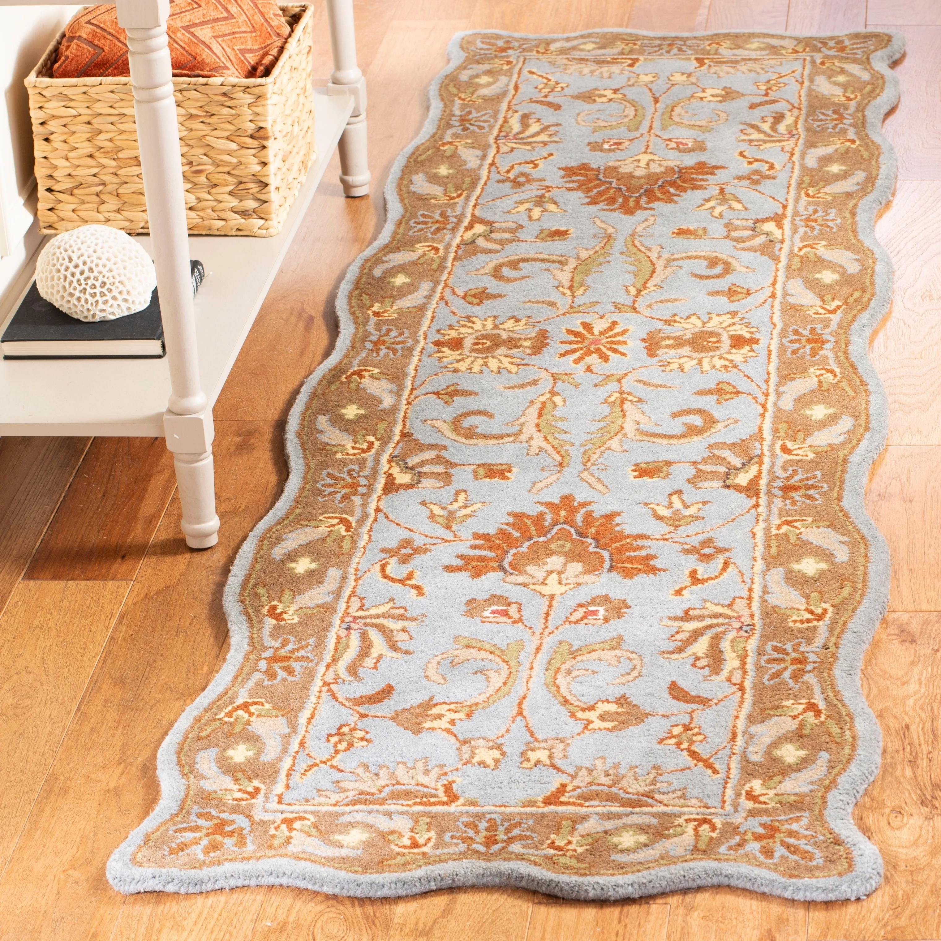 SAFAVIEH Handmade Heritage Imperial Palace Traditional Oriental Wool Rug