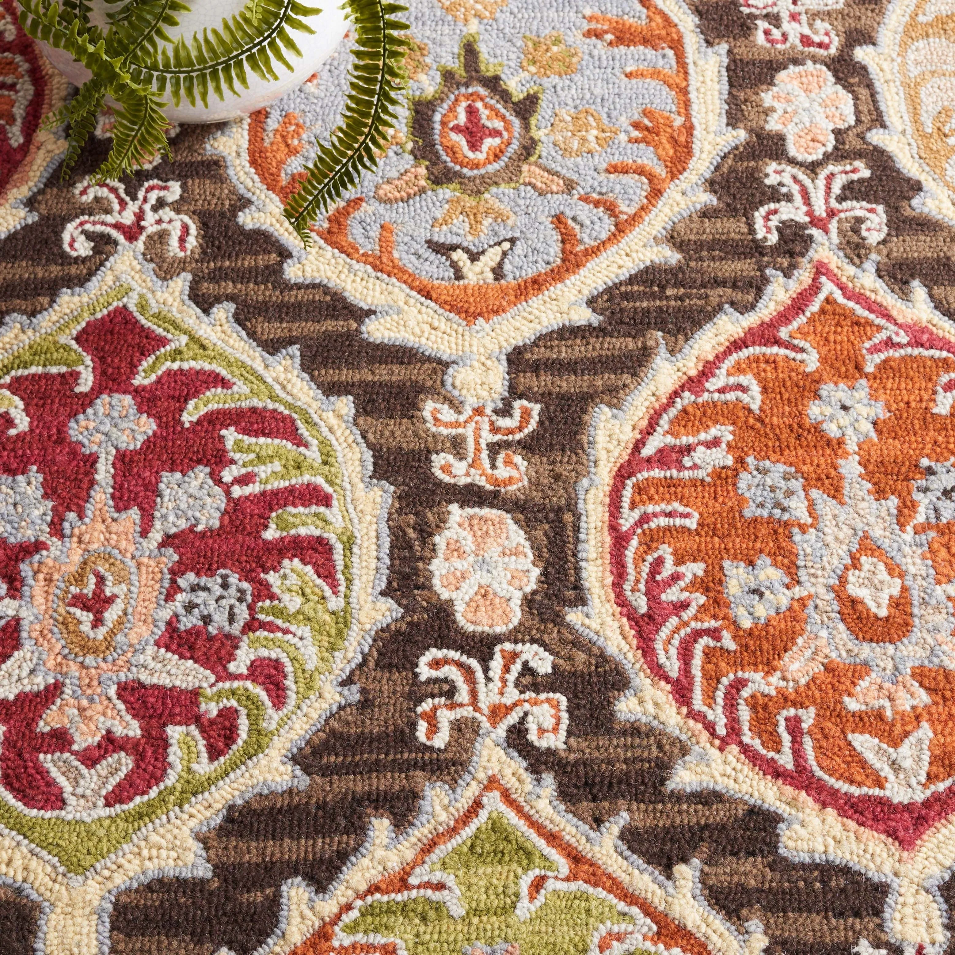 SAFAVIEH Handmade Heritage Stanka Traditional Wool Rug