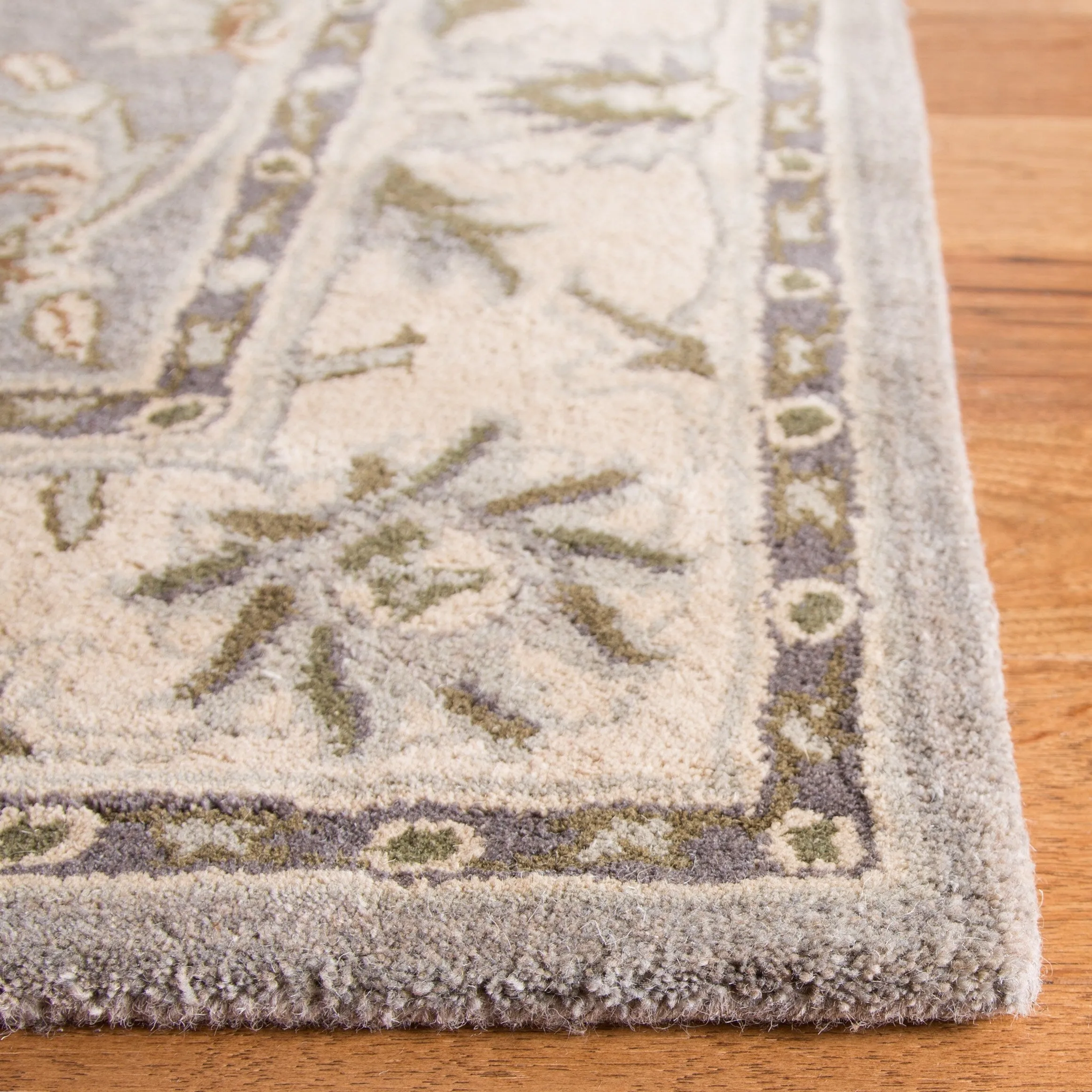 SAFAVIEH Handmade Heritage Takiko Traditional Oriental Wool Rug