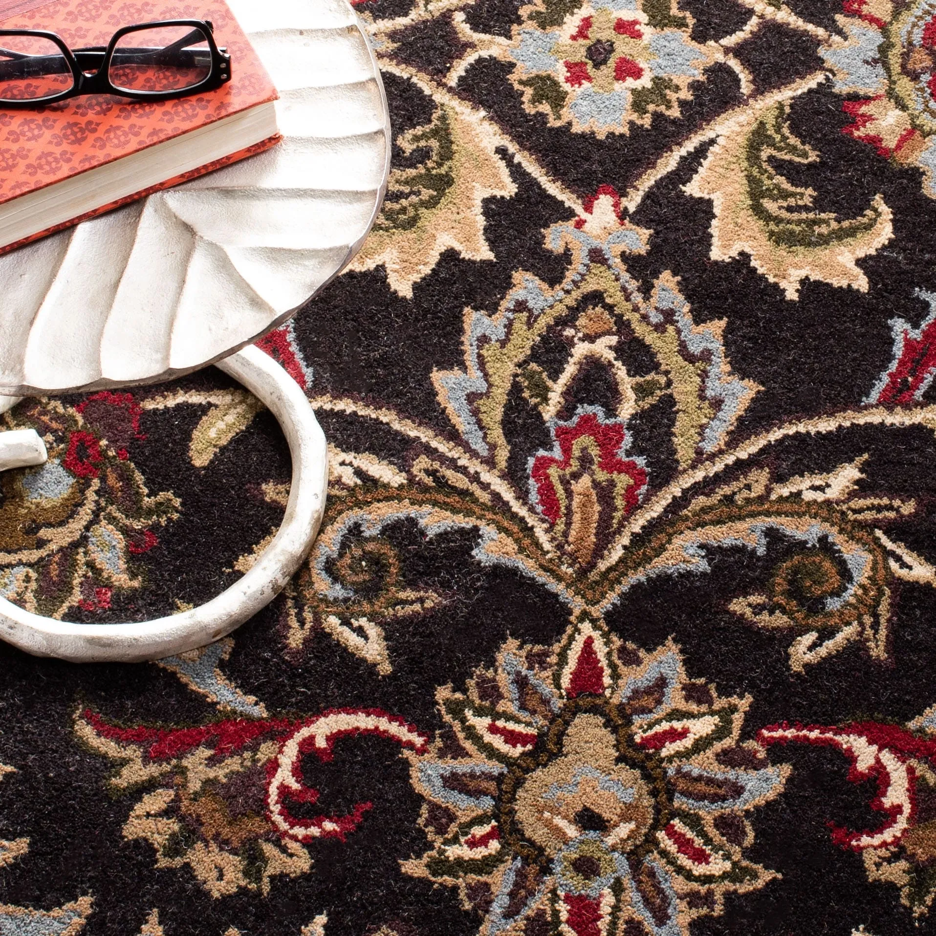 SAFAVIEH Handmade Heritage Tangier Traditional Oriental Wool Rug
