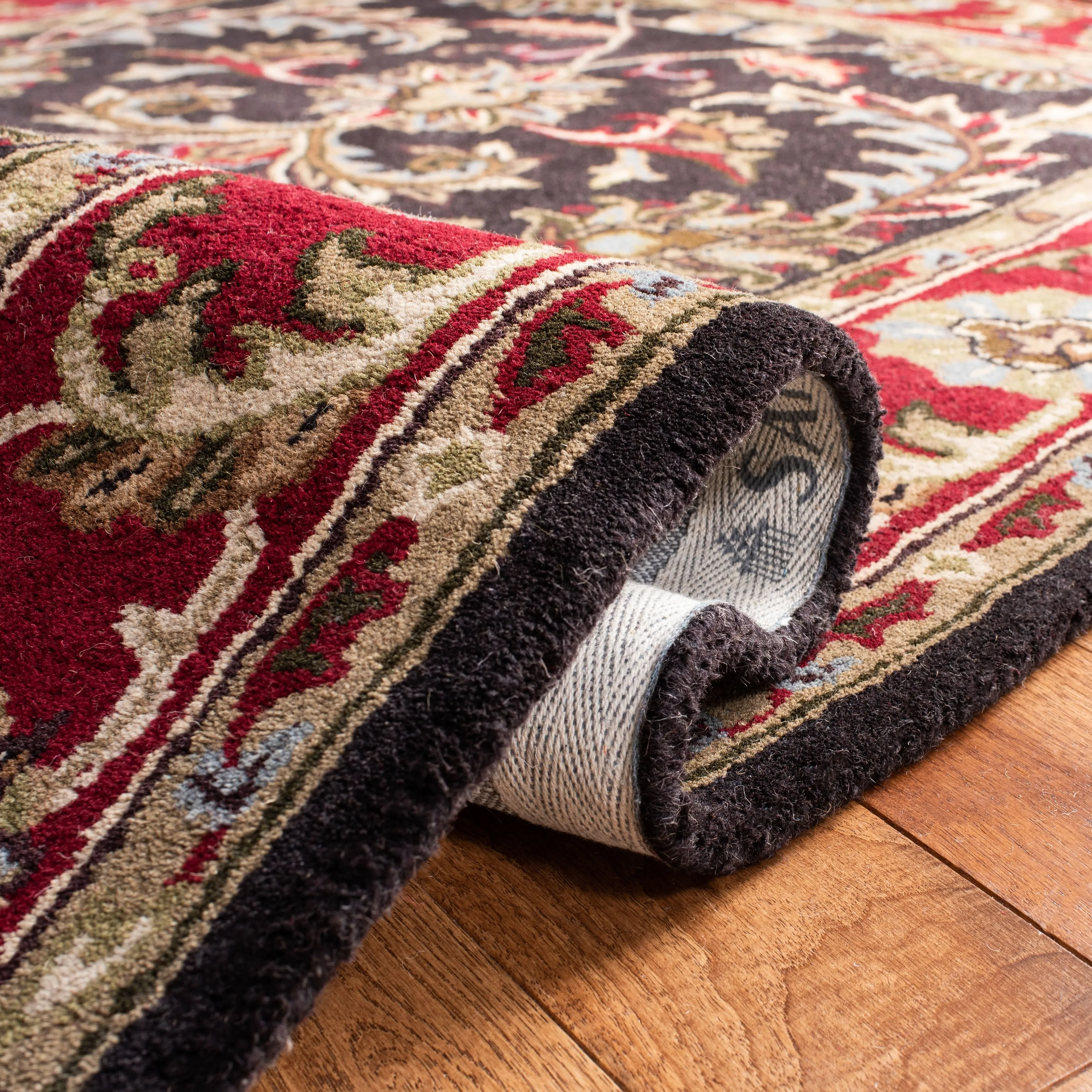 SAFAVIEH Handmade Heritage Tangier Traditional Oriental Wool Rug