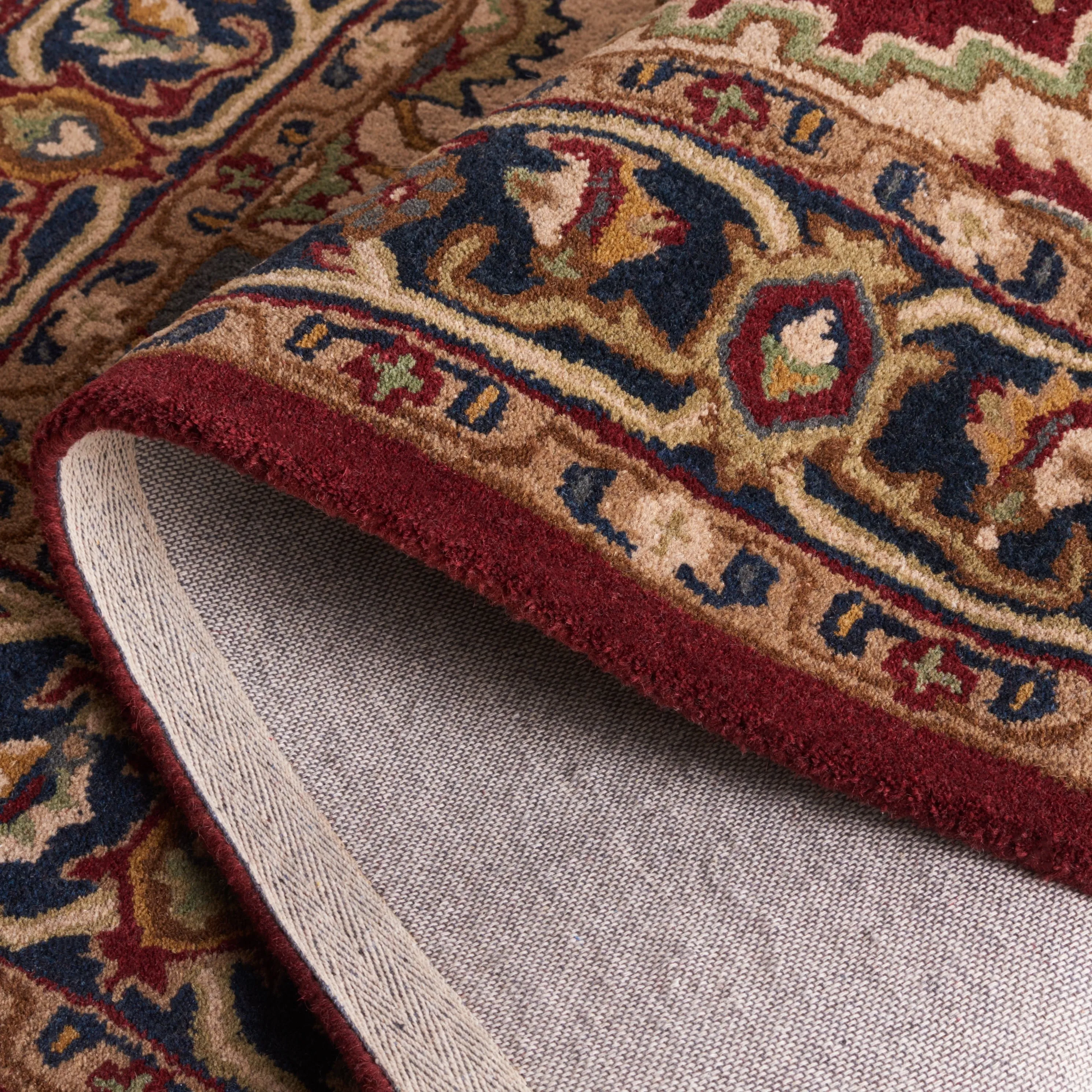 SAFAVIEH Handmade Heritage Tieneke Traditional Wool Rug