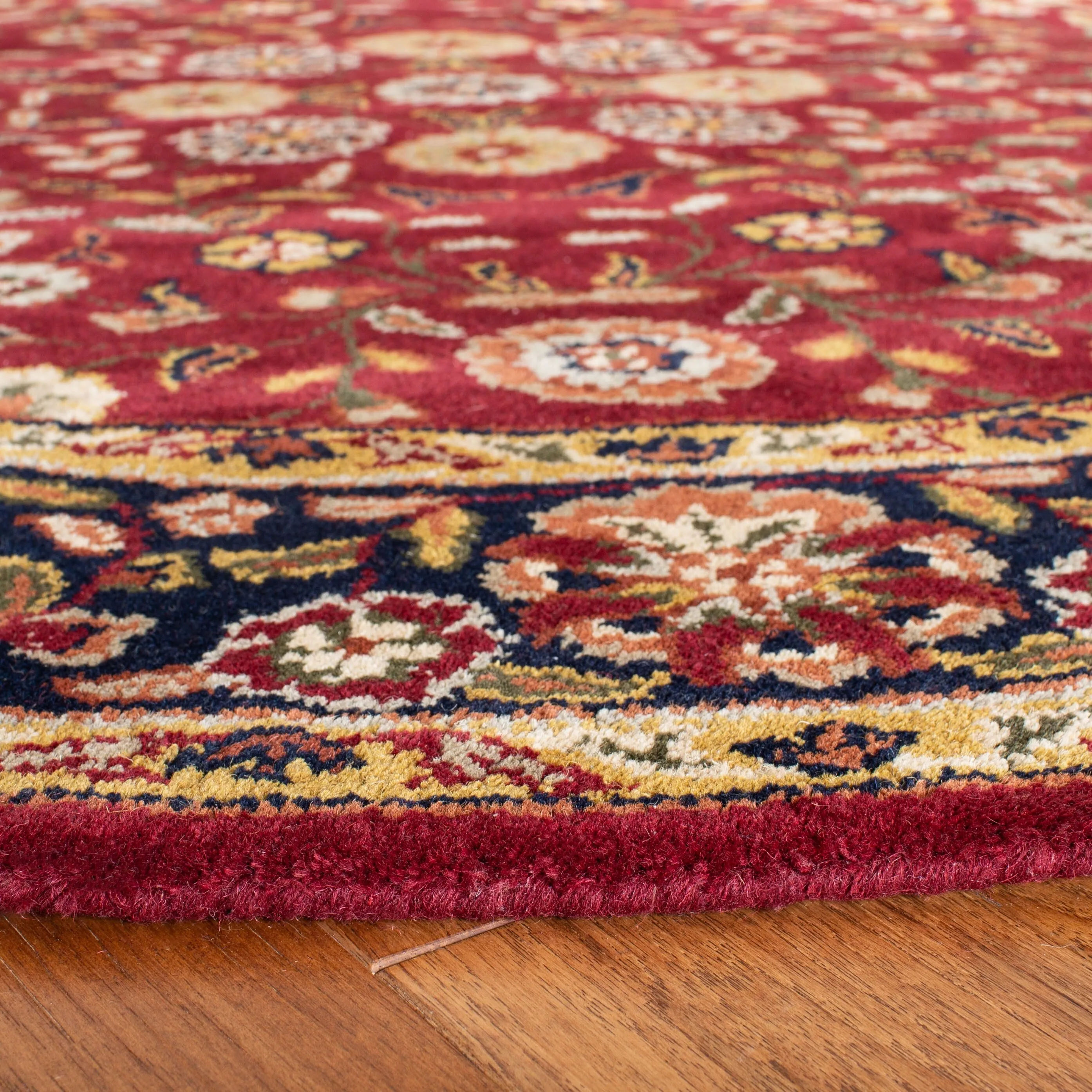 SAFAVIEH Handmade Heritage Tunde Traditional Oriental Wool Rug