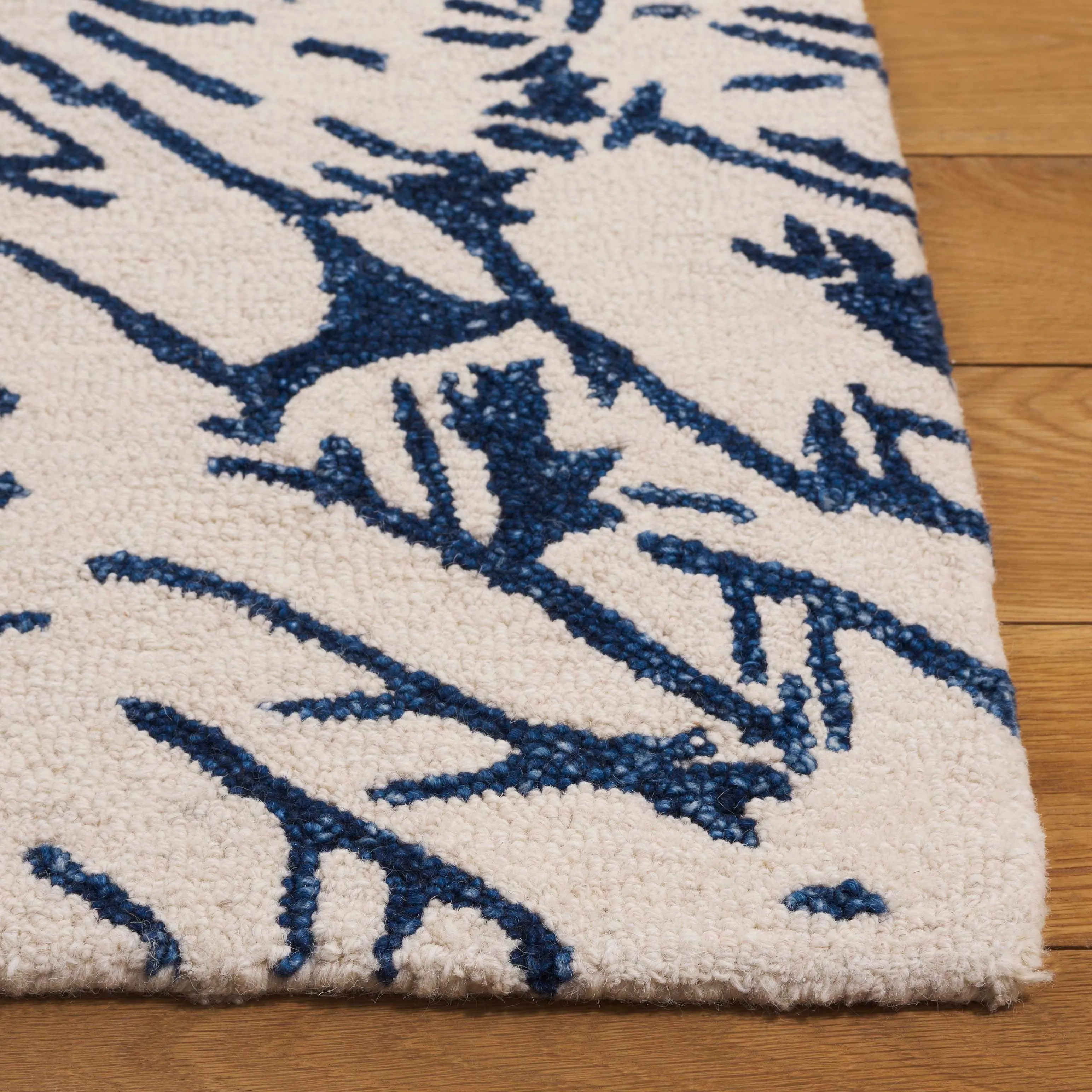 SAFAVIEH Handmade Jardin Antonella Country Wool Rug